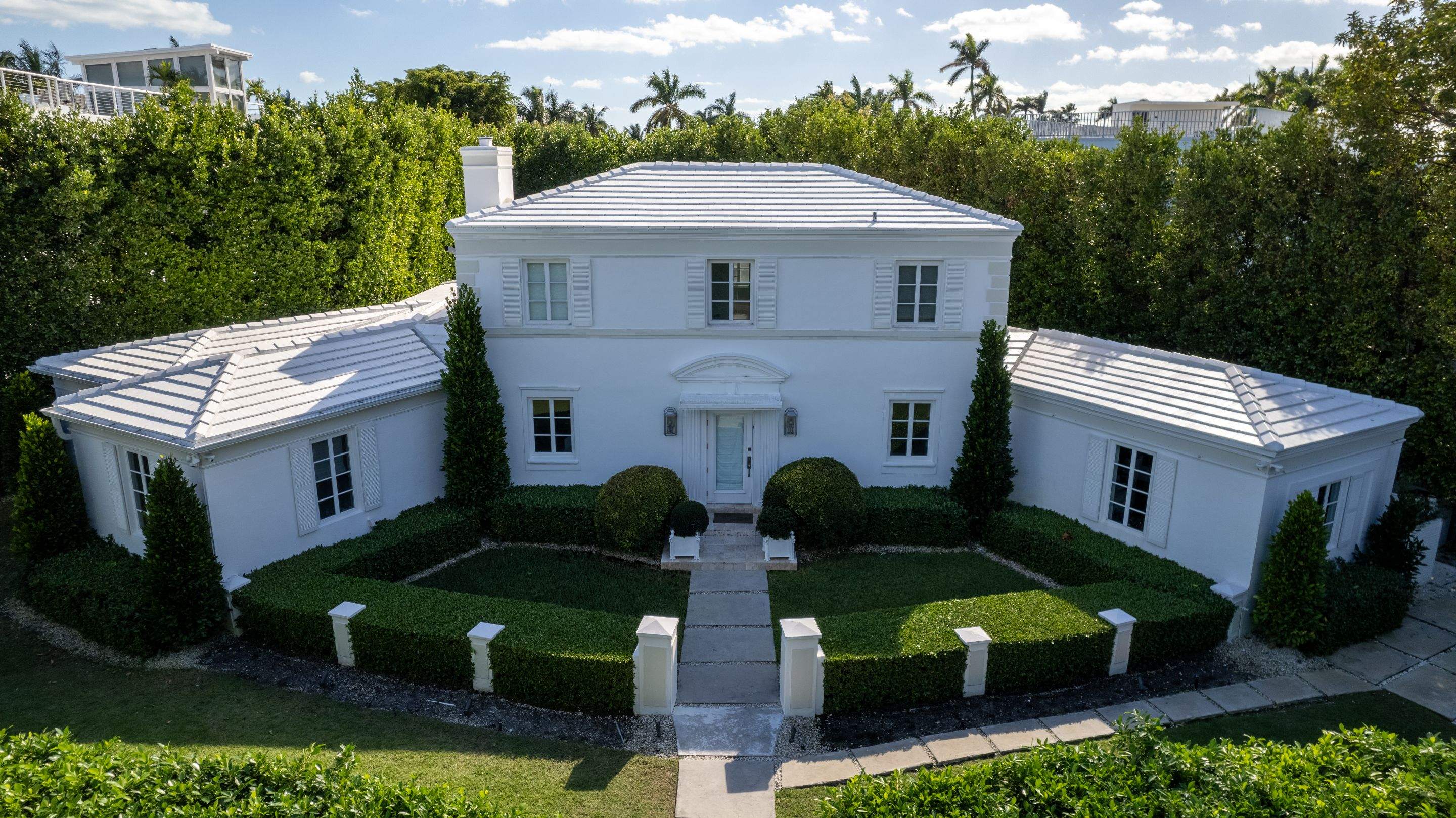 Crown - Windsor Slate - Polar White by Istueta Roofing