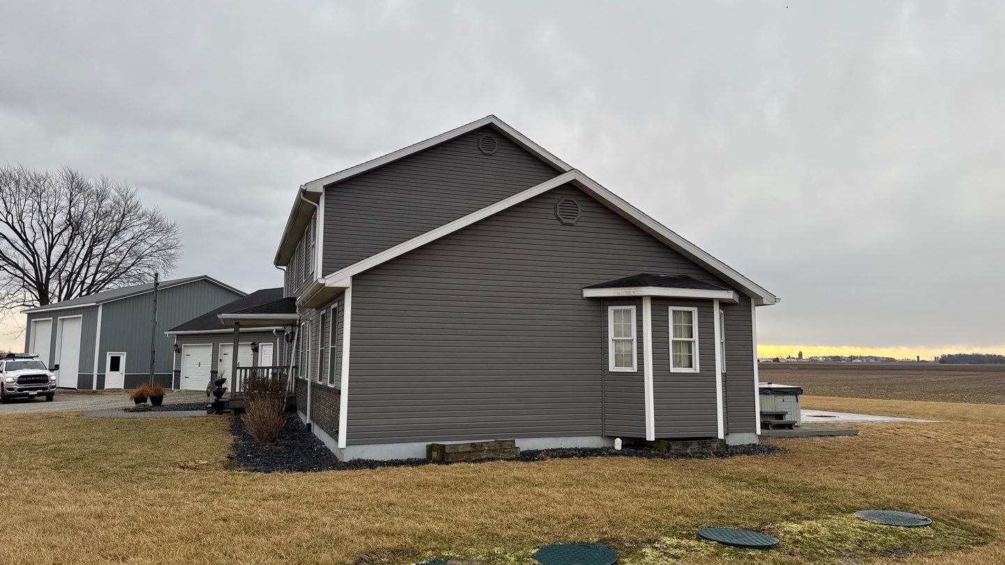 Siding Installation using Alside Coventry D4DL by Nitro Roofing and Construction