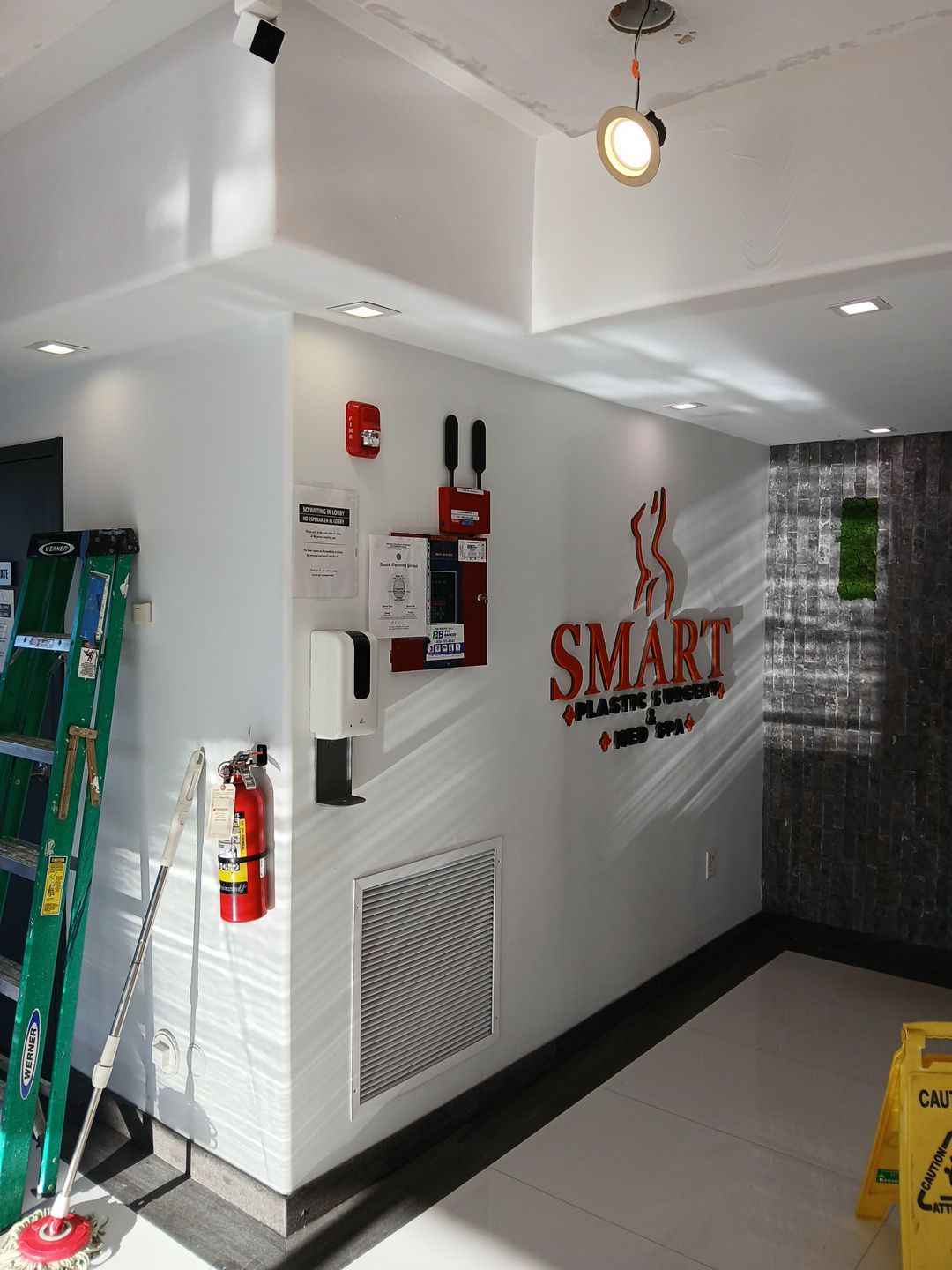 Commercial Water Damage Mitigation and Structural Drying for Miami Medical Facility by SuperClean
