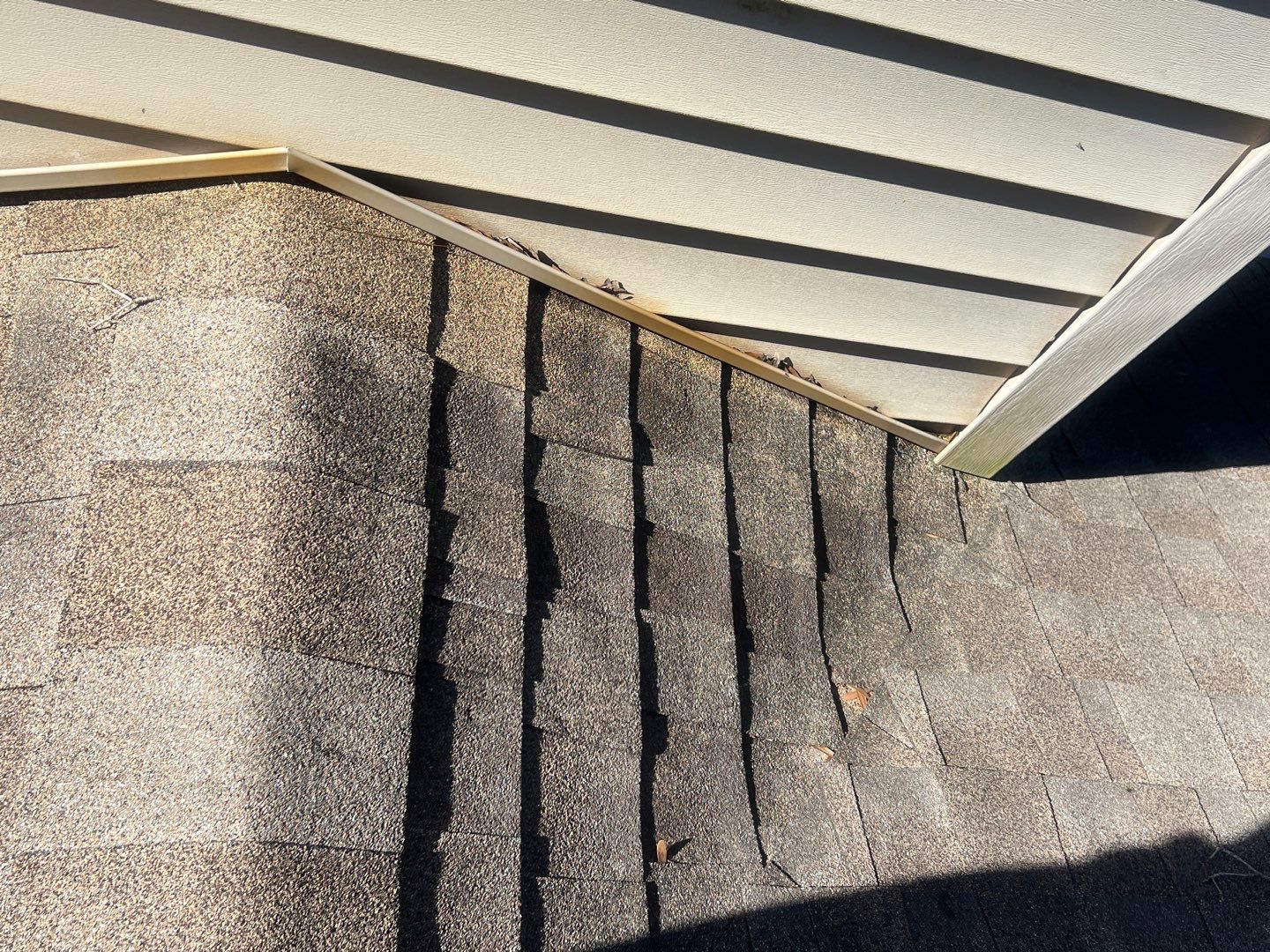 Owens Corning Designer Series (Summer Harvest) by RoofGuru AI LLC