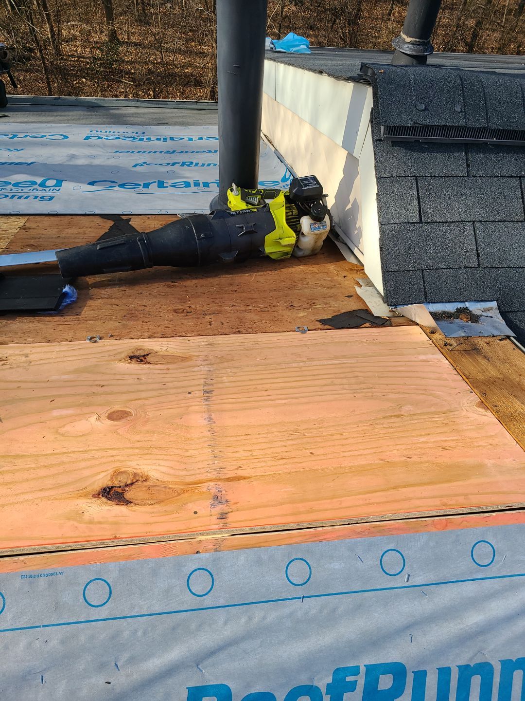 Alexandria CertainTeed Landmark Pro Roof in Max Def Pewterwood  by RM Banning, Inc.