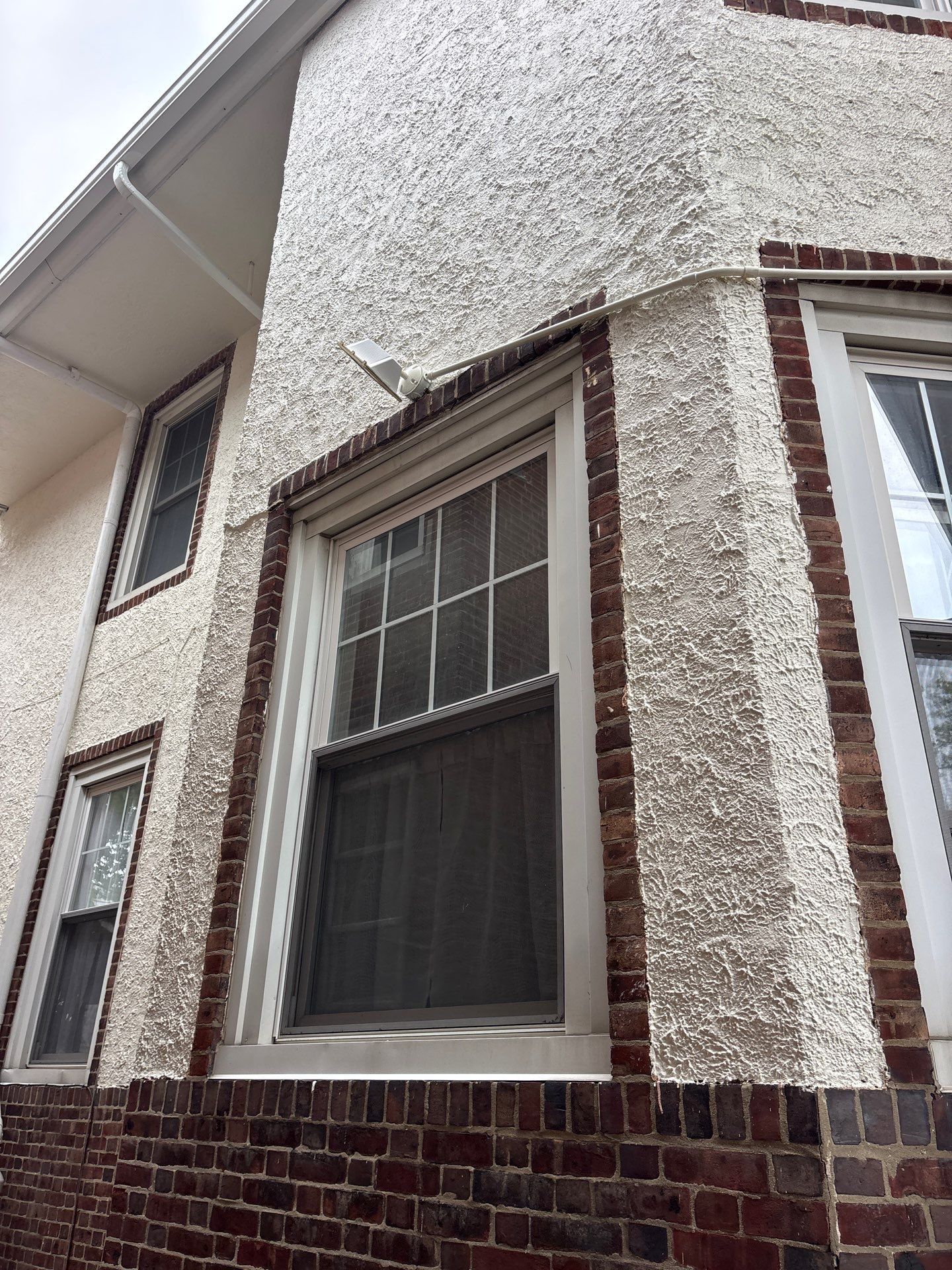 Warm Stucco, Bold Contrast, and a Full Exterior Refresh in South Philly ✨ by Groovy Hues