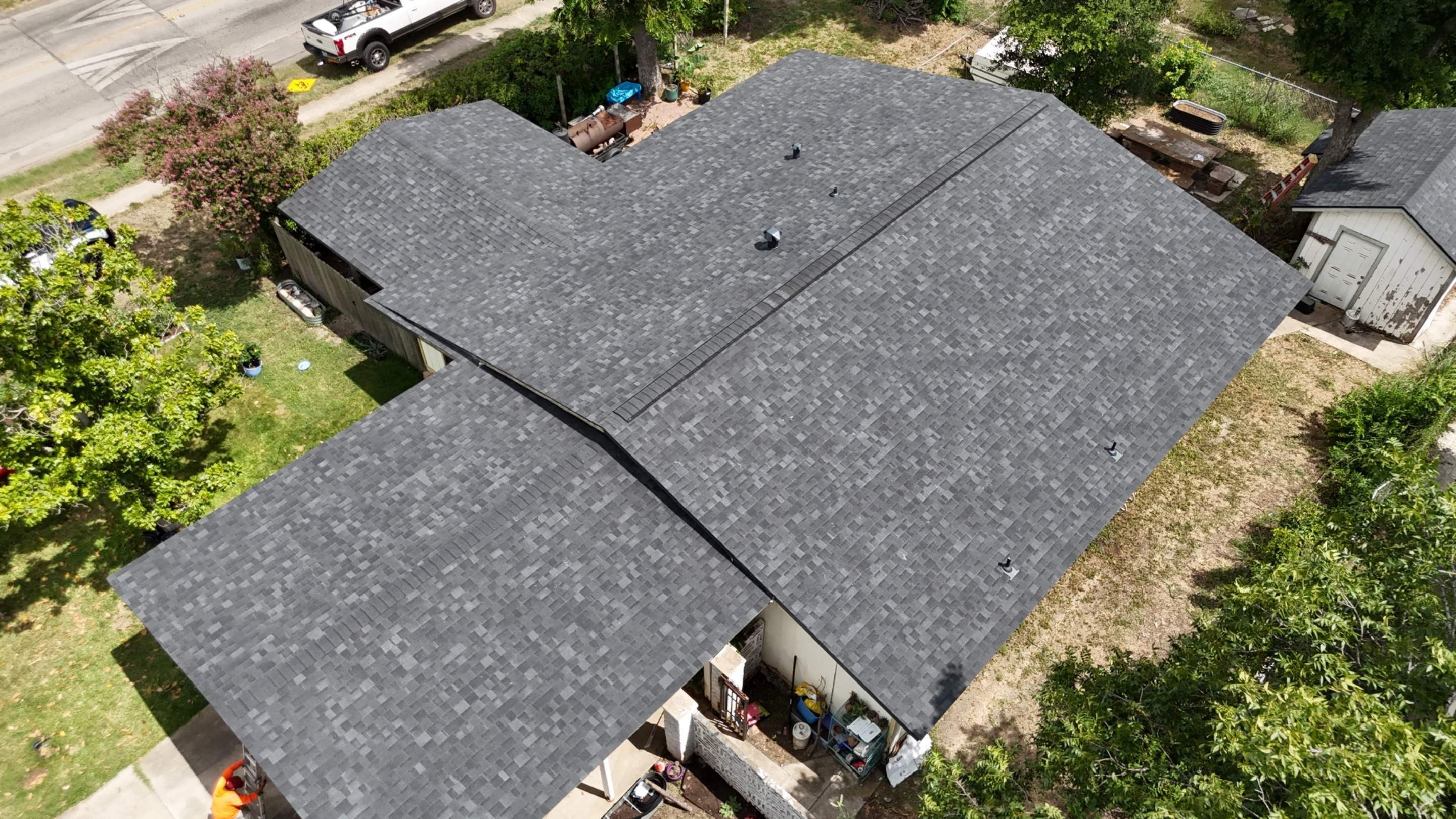 Onyx Black - Owens Corning TruDefinition Duration Oakridge by RoofsOnly.com