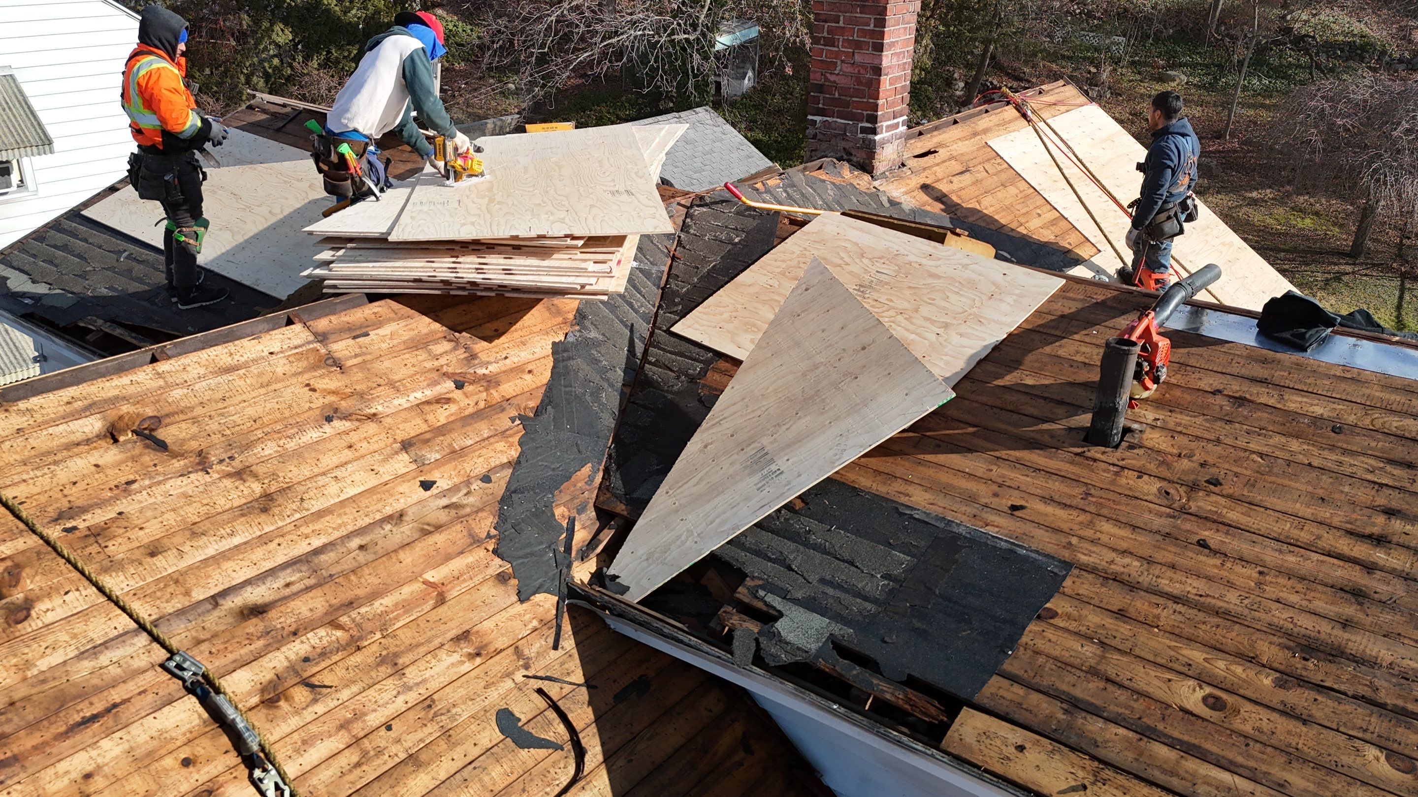 Owens Corning Duration: Onyx Black in Naugatuck by Golden Shield Roofing