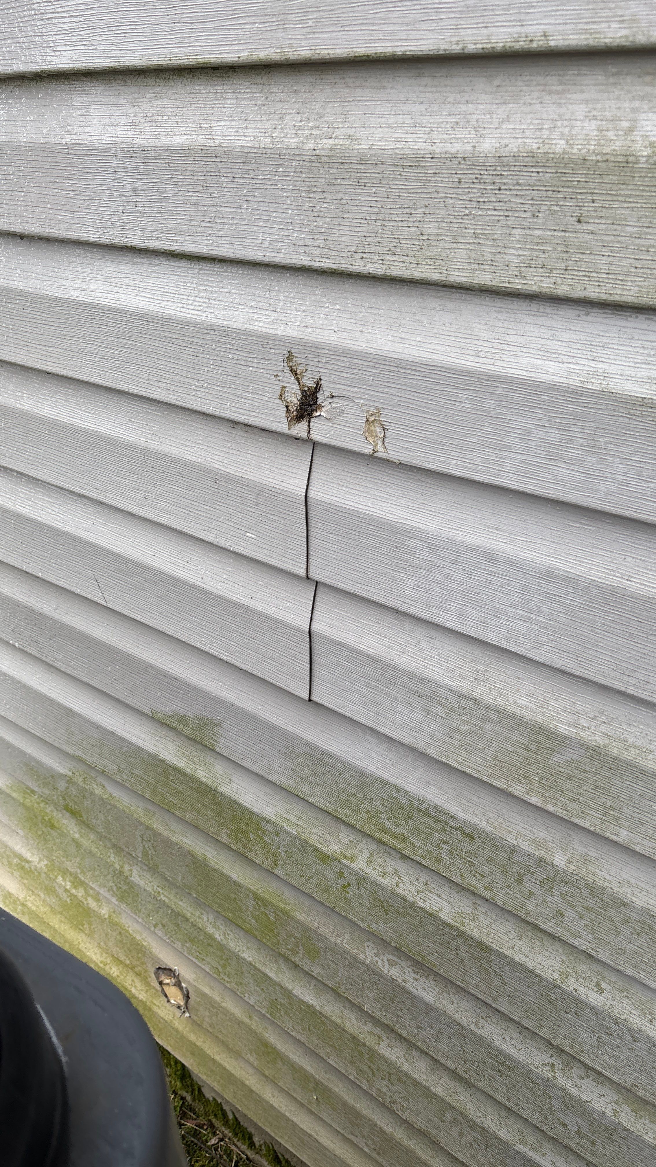 Missing kickout flashing by Deerfield Roofing LLC