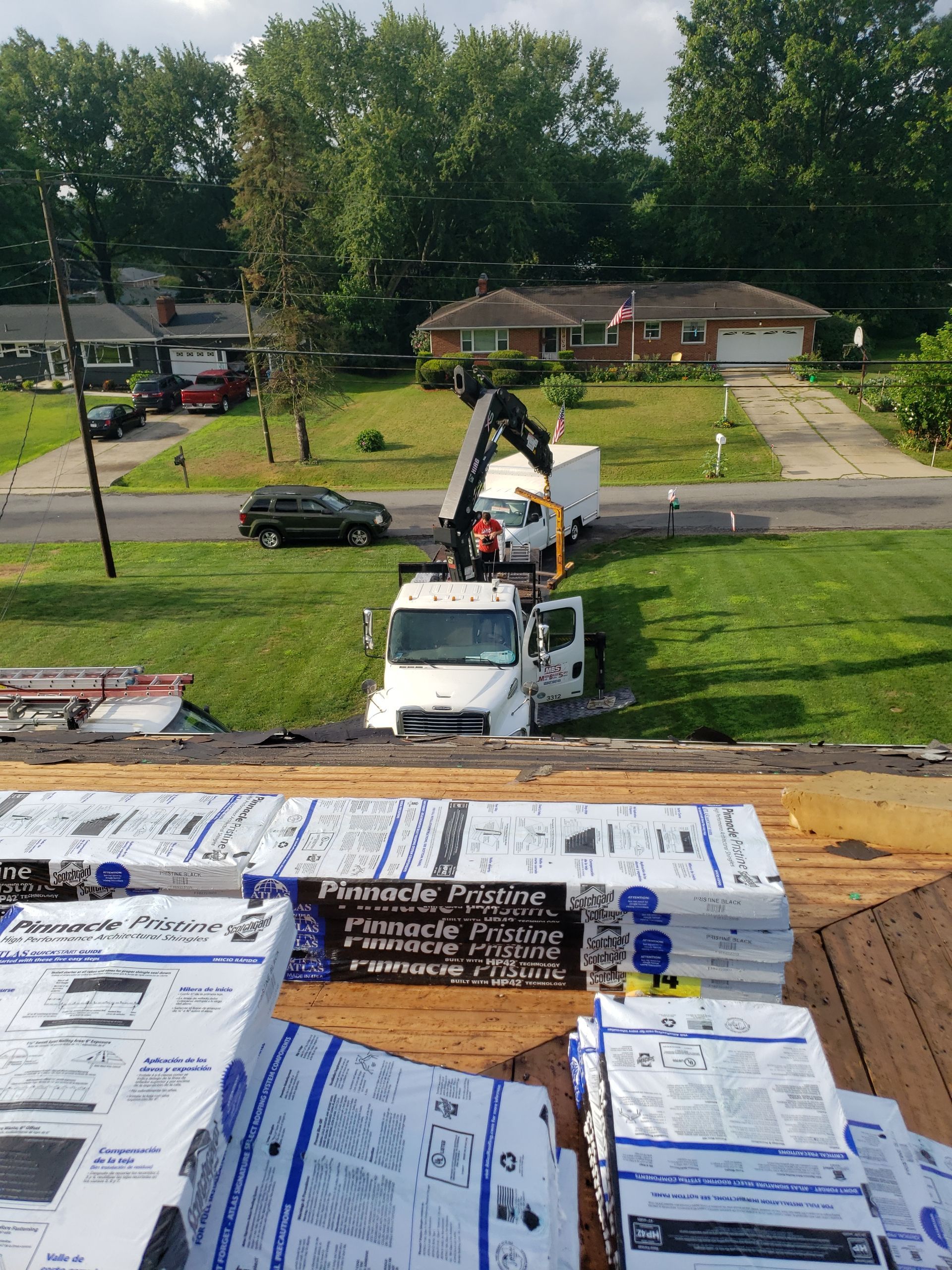 ATLAS PINNACLE COLOR: PRISTINE SCOTCHGARD BLACK SHADOW DRIP EDGE: WHITE by Eagle Eye Roofing