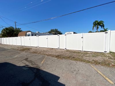 Bradenton FL 6 ft. Tall White Vinyl Privacy Fence 