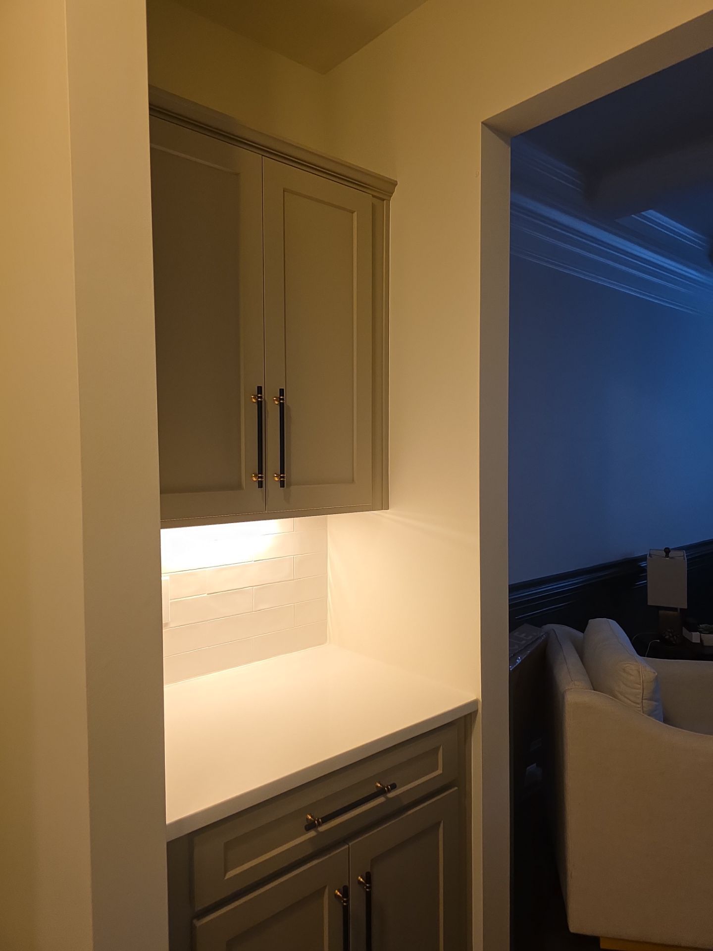 From Dated to Dazzling: A Bright Kitchen Transformation in Holly Springs by Elite Remodeling and Design LLC