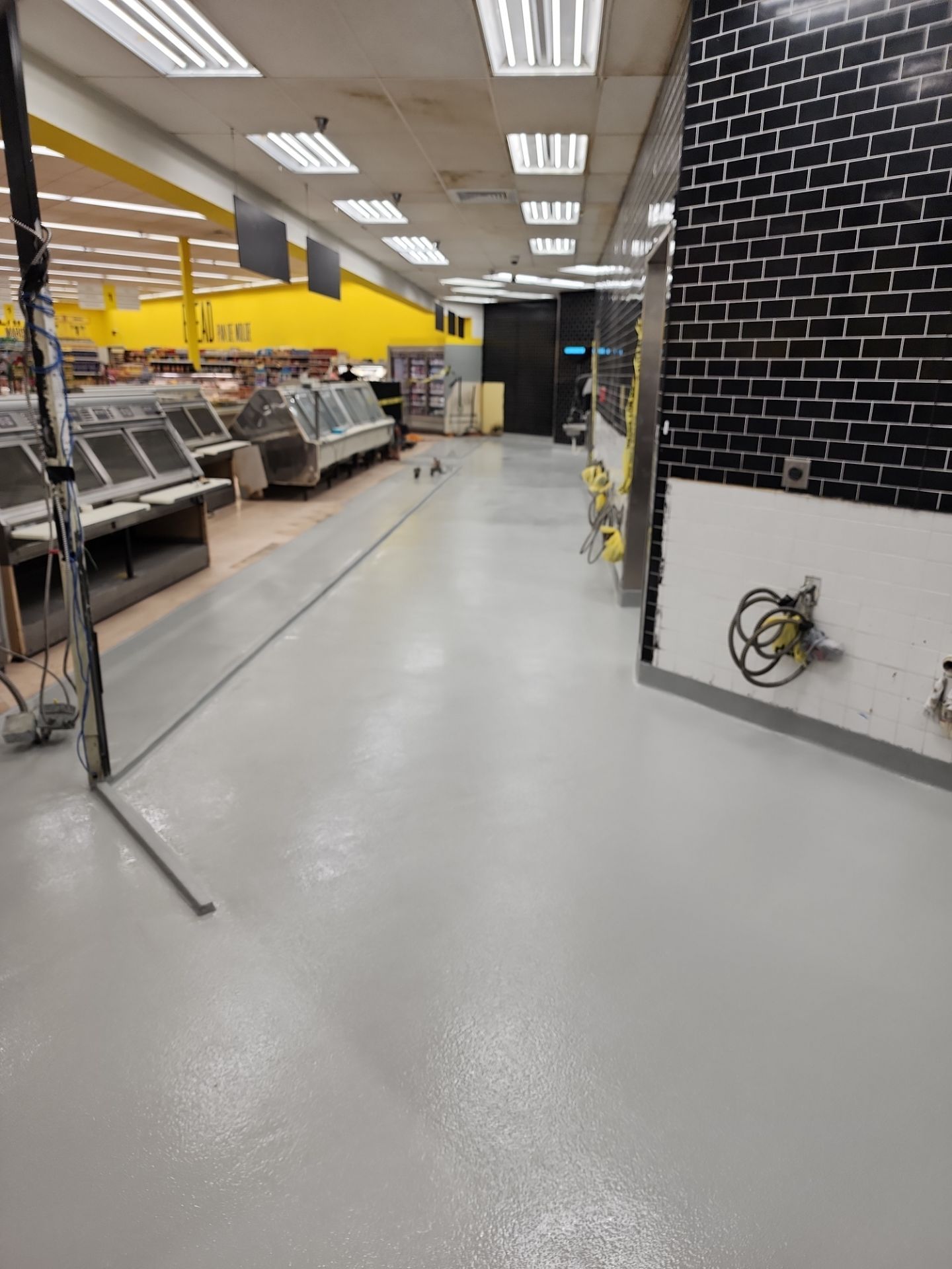 Fresco y Más Food Prep Area by Seamless Surfaces