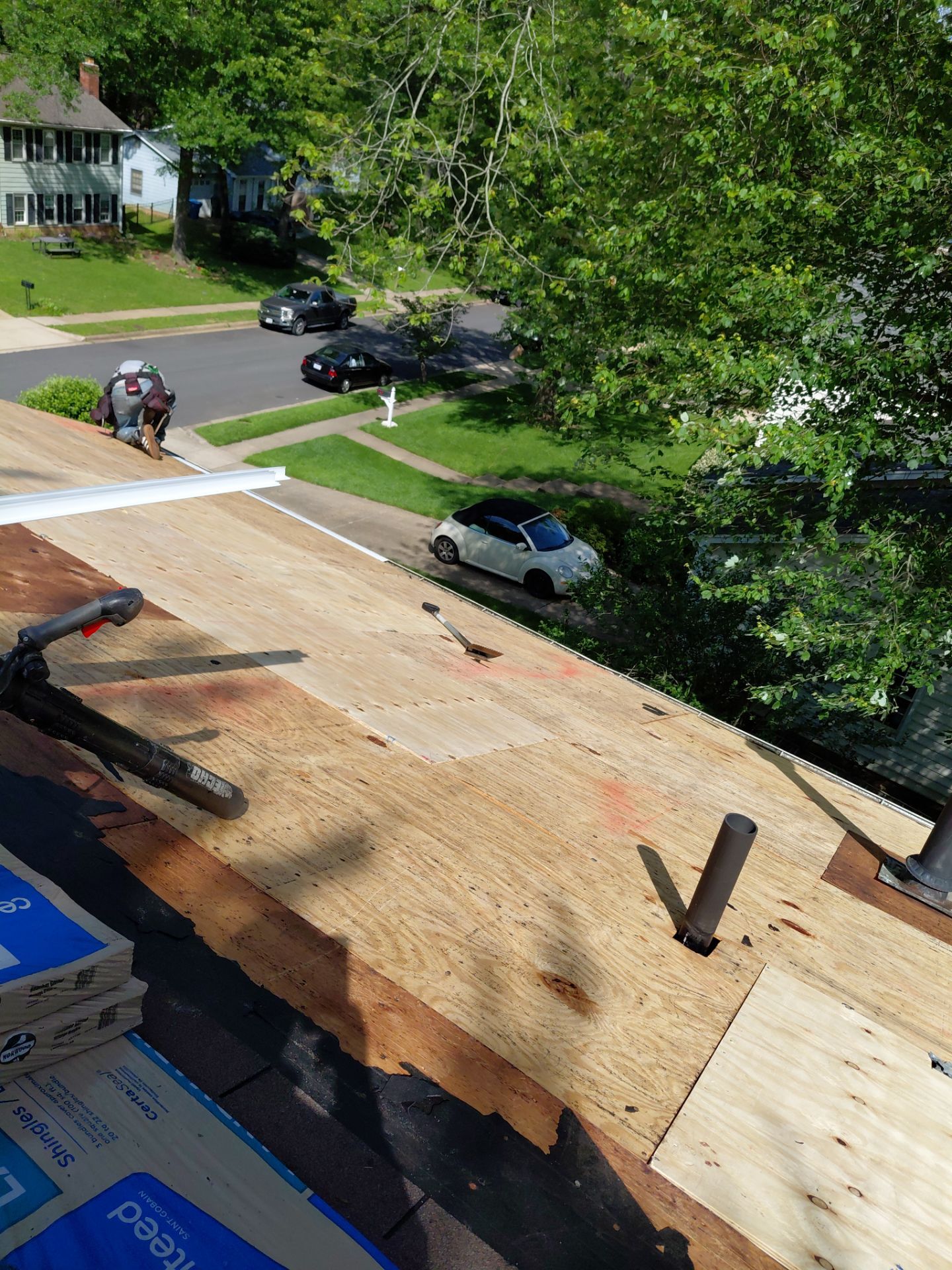 West Springfield: Residential Roof Replacement with CertainTeed Landmark in Heather Blend by RM Banning, Inc.