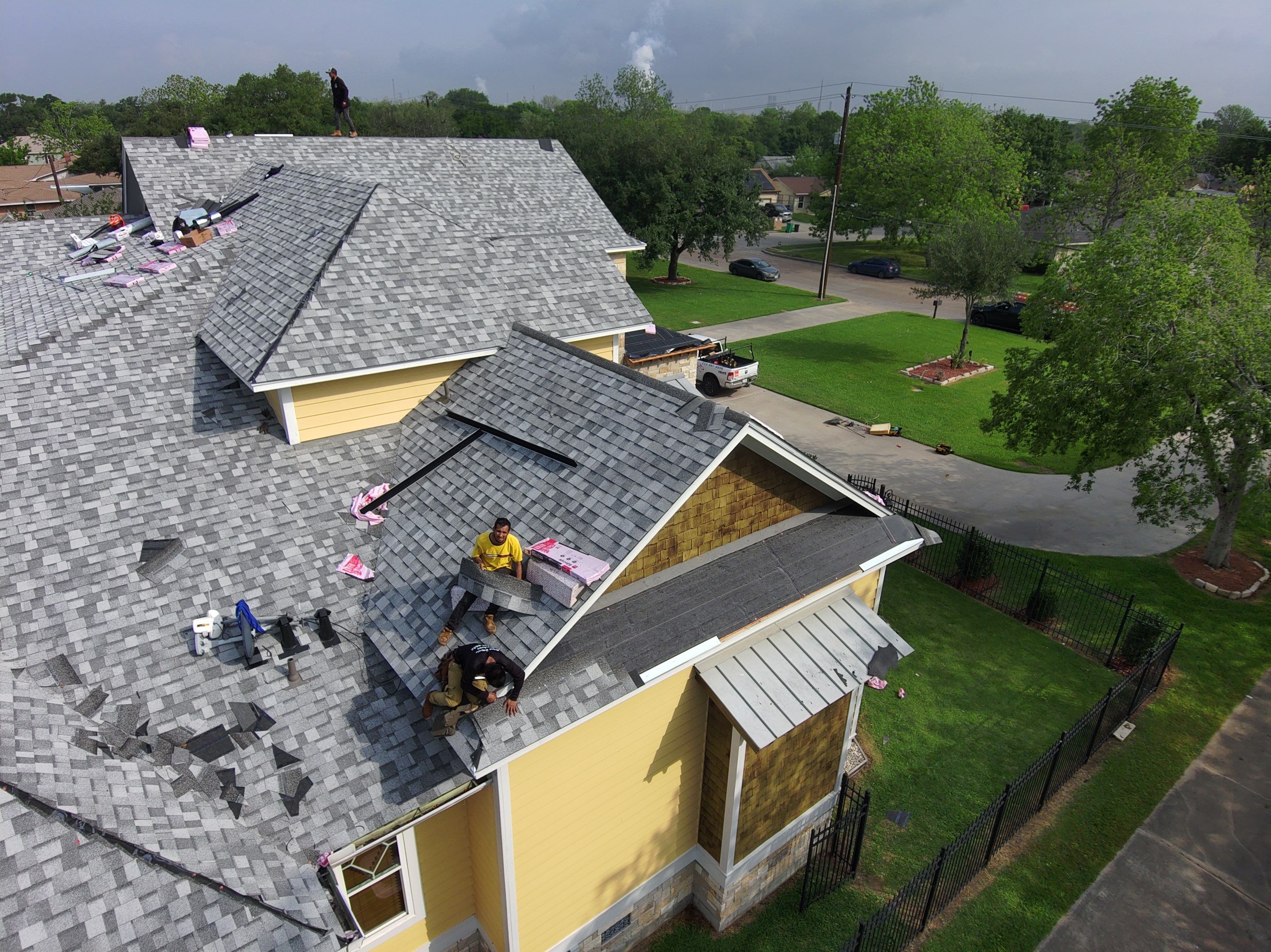 Residential Roofing Installation using Owen's Corning Duration (Lifetime) Shingles by Roof Repair Company