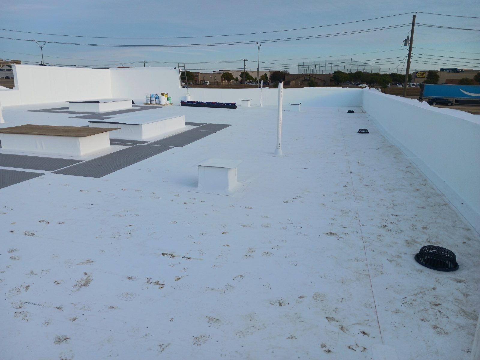 Commercial Roofing Installation using GAF Everguard TPO - Veterinary Emergency Group by Roof Experts
