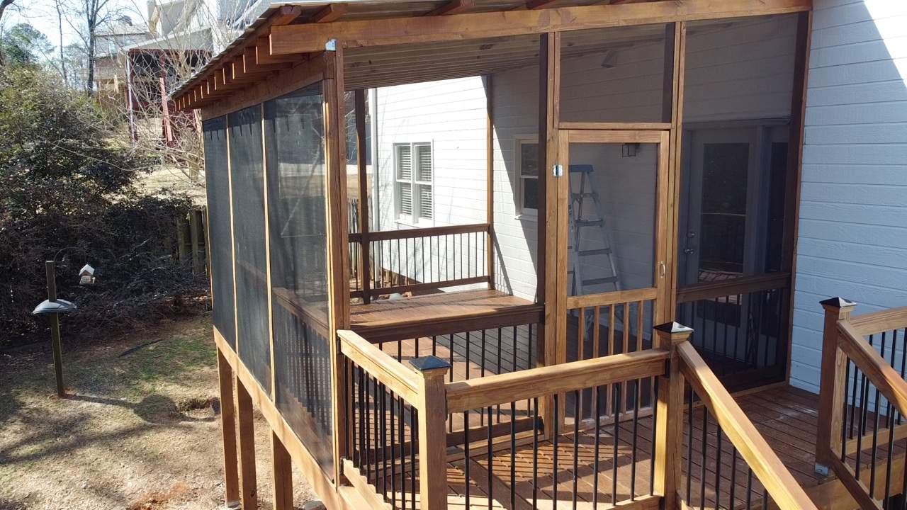 Balmoral Estates Screened Deck  by Pillar and Pine