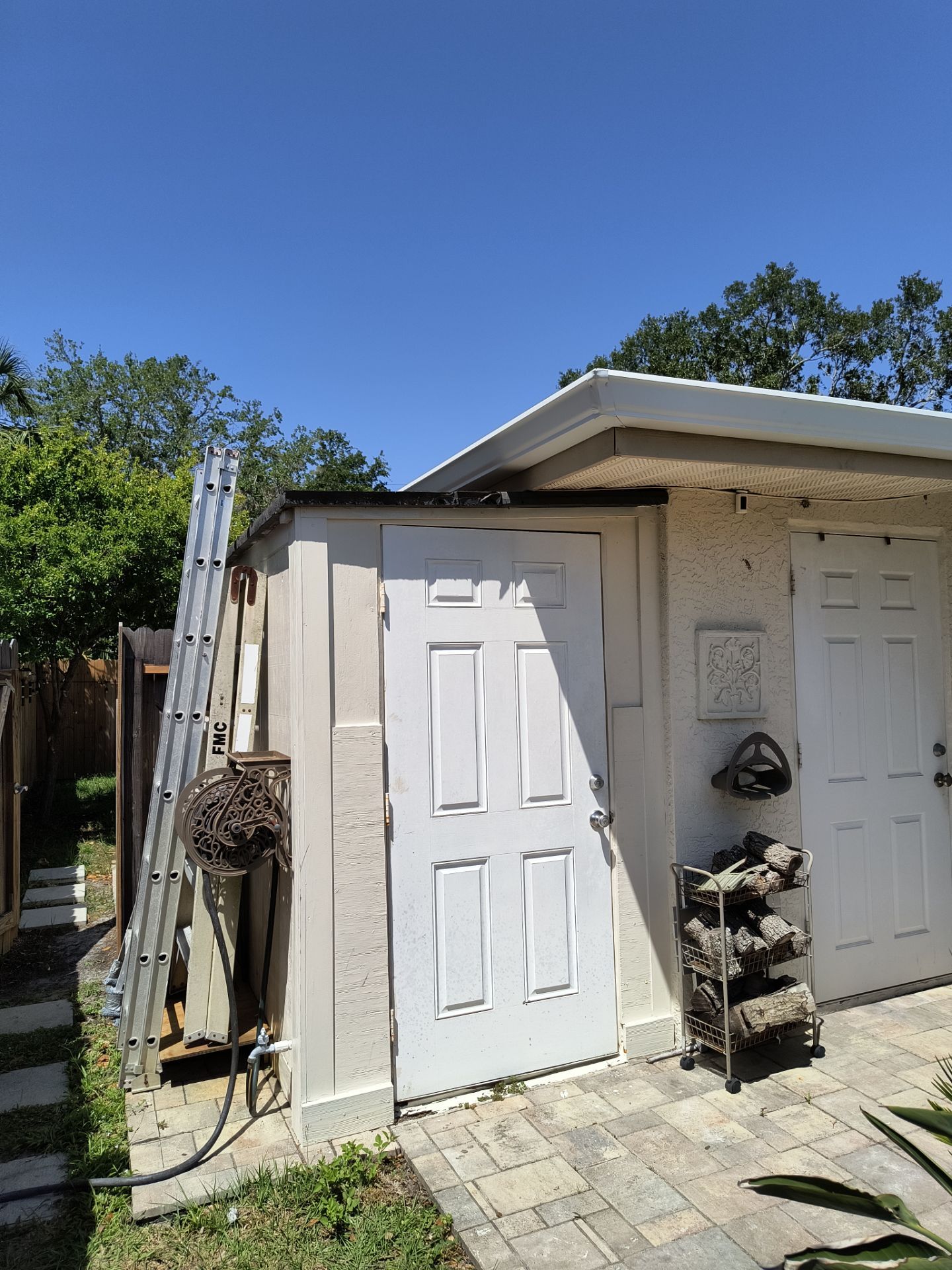 K-Style Seamless Gutter Installation using 3X4 Elbow Downspout in Sarasota FL by Gutter Professors