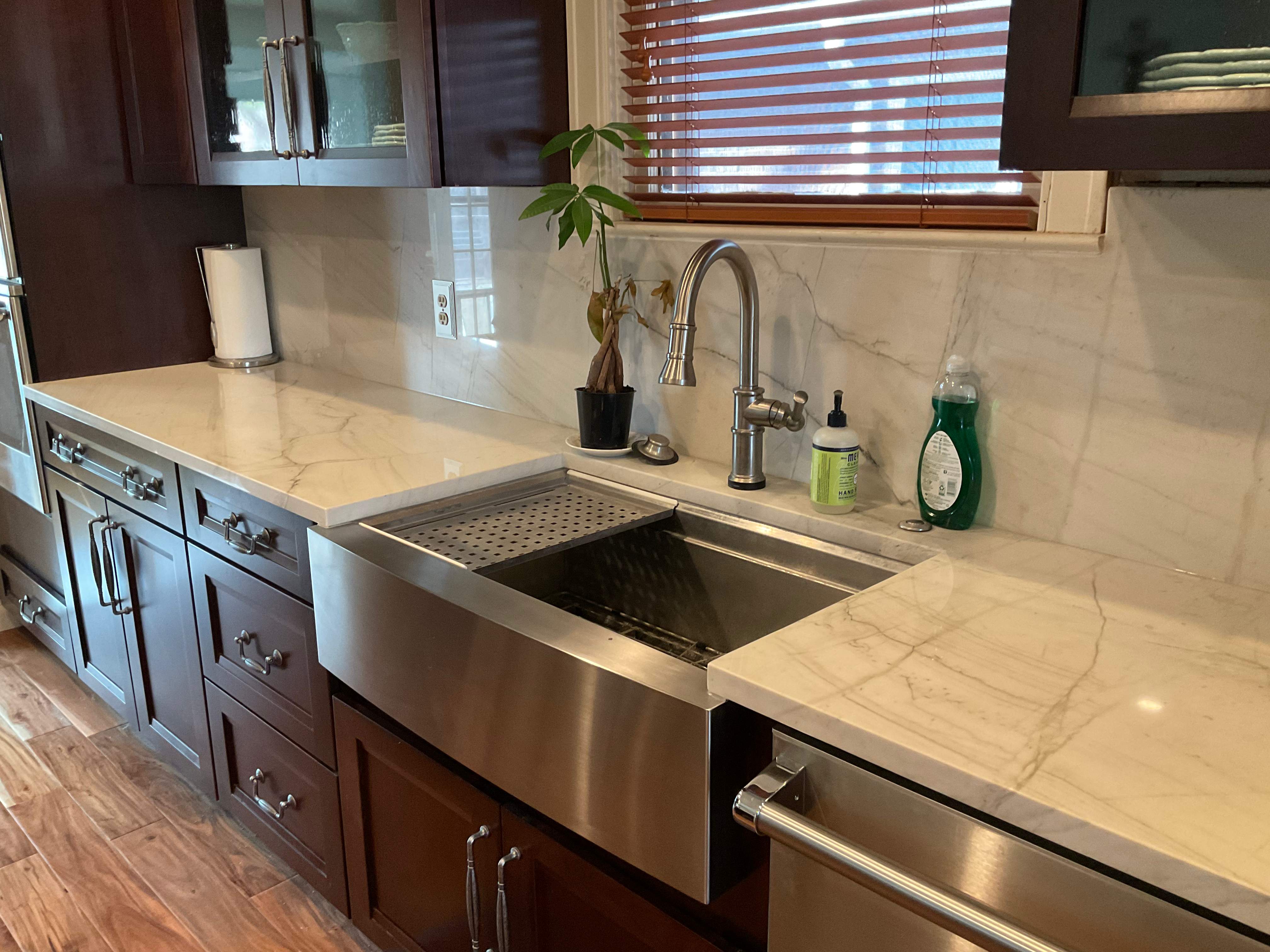San Antonio Kitchen and Bathroom Remodel Featuring Marble-Patterned Tiles by Mena stone surfaces