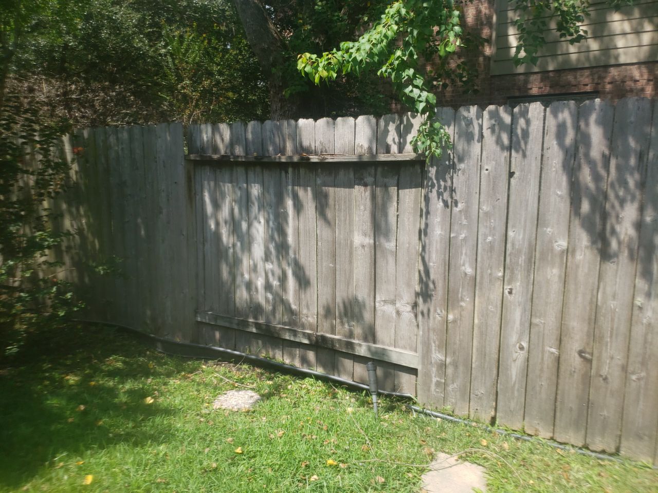6'6" Western Red Cedar Fence Install by Astro Outdoor Designs 