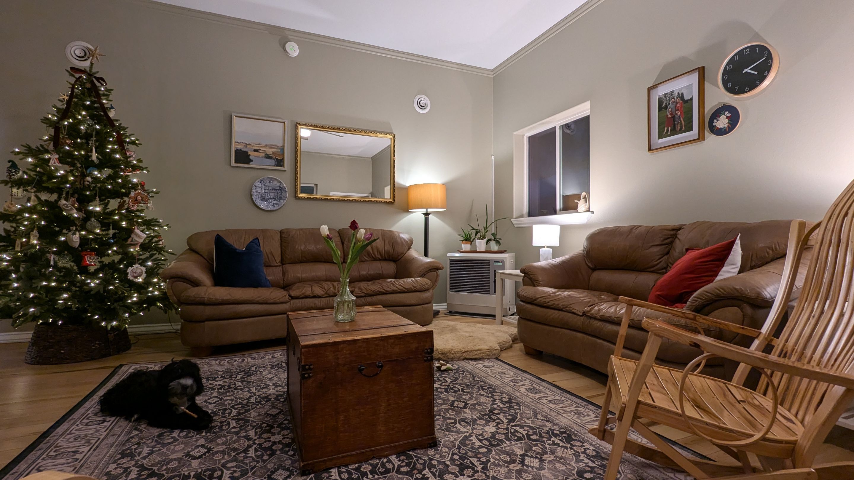 Living Room Interior Repaint by Midnight Sun Painting