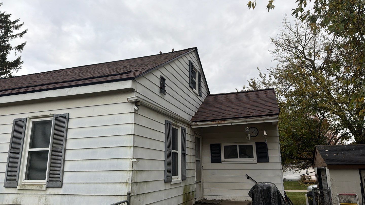 Roof Replacement using Owens Corning Brownwood by 180 Contractors