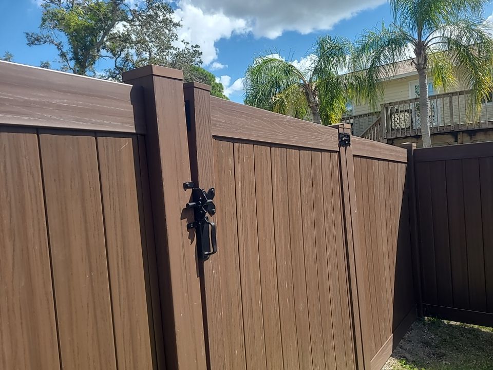 2650 Lemon Ave  by H&Y Fence