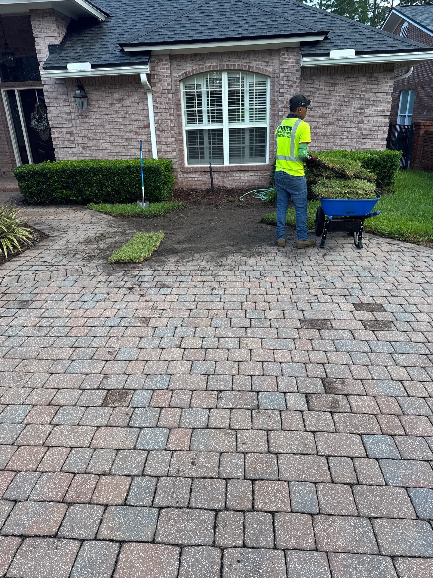 Deerwood Resident | Sod Install & Bed Design by ProGreen Services