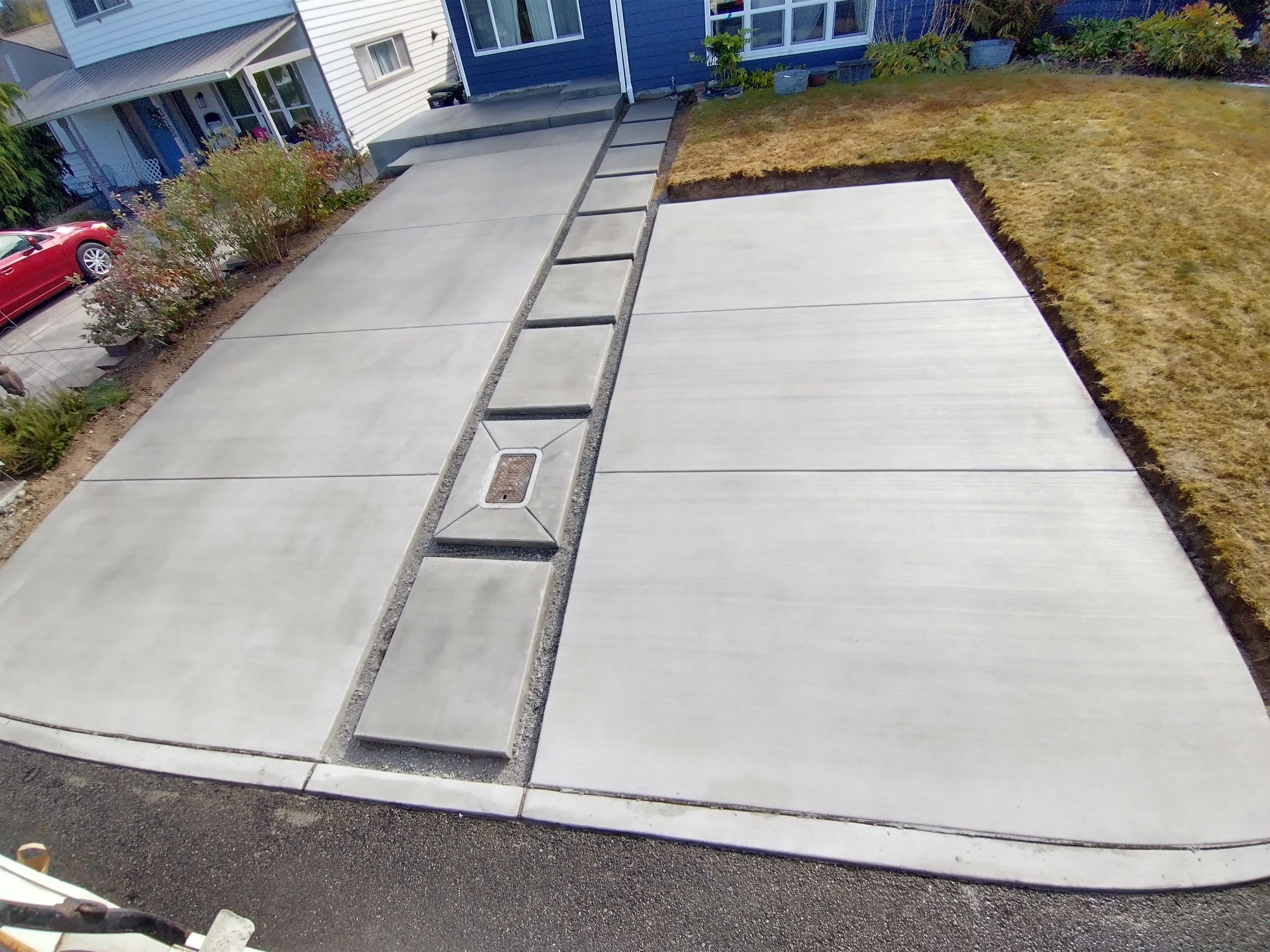 Custom Concrete walkway/Driveway Everett WA by Jireh Asphalt & Concrete Inc 