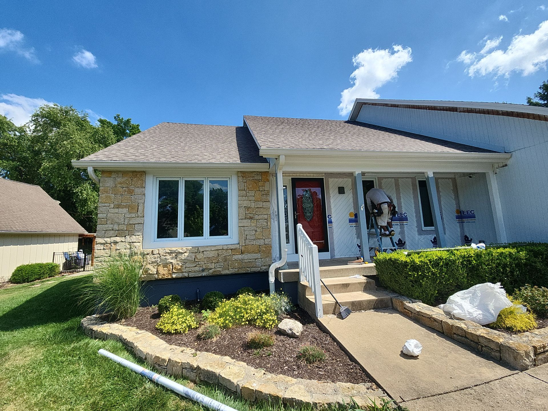 James Hardie siding in Overland park  by EEC  Windows, Siding & Roofing 
