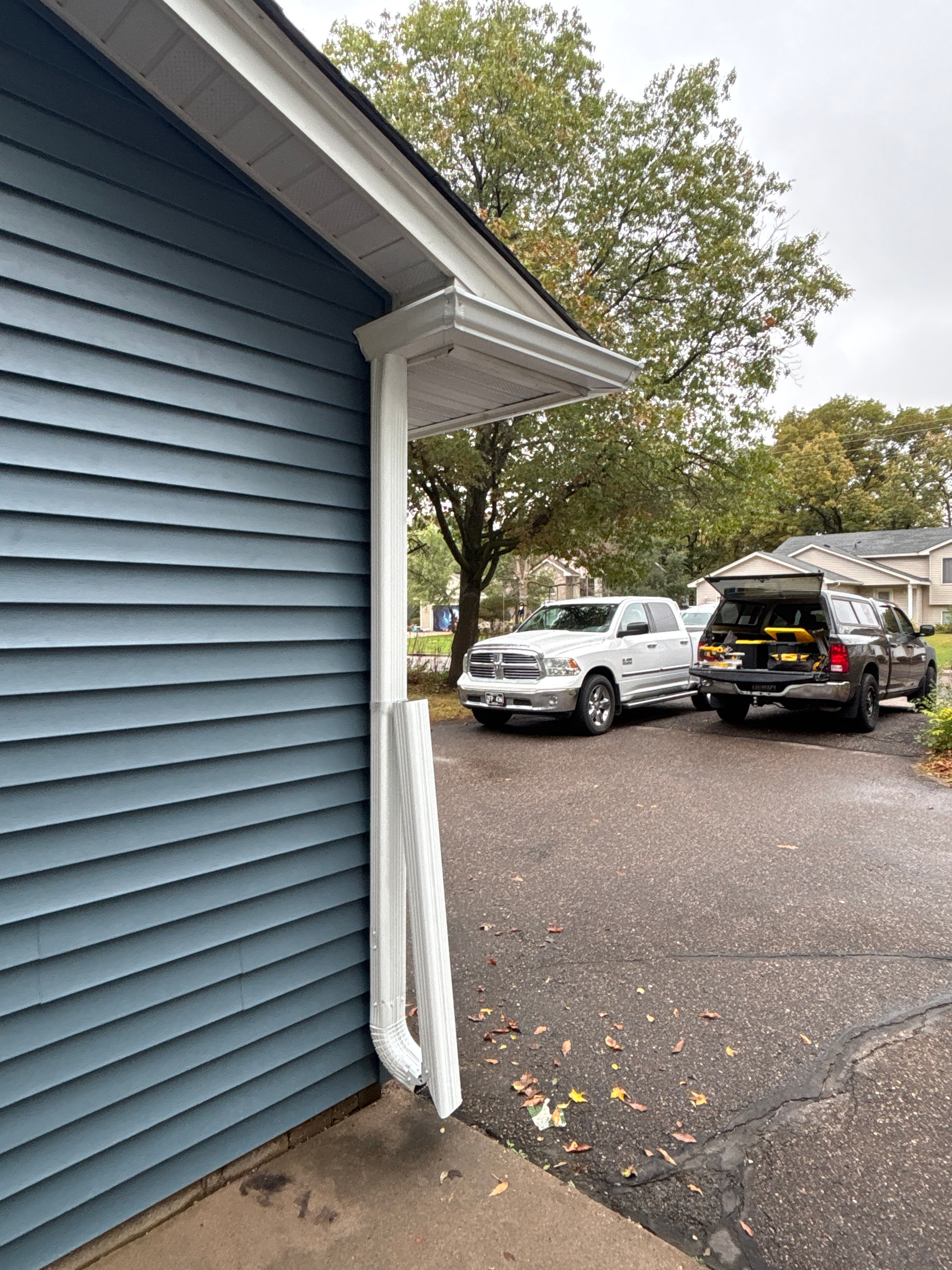 5-Inch White Seamless Gutter Installation – Big Lake, MN by Next Level Seamless Gutters / Exteriors Inc.