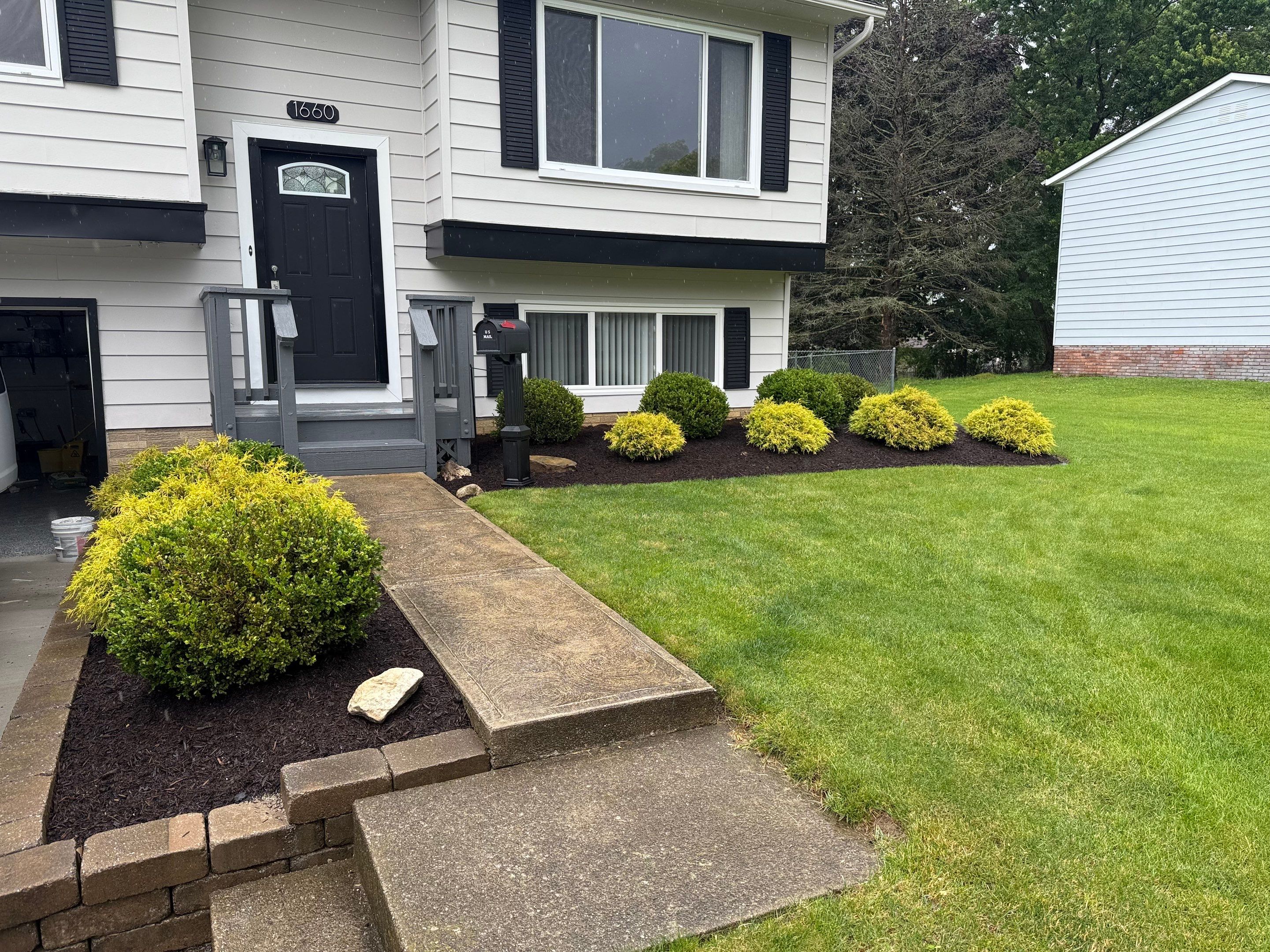 Traditional Rent Ready Project by Elm Rose Gardens