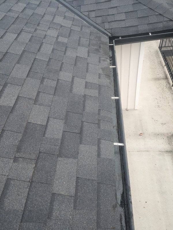 HOA gutter cleaning after photo.