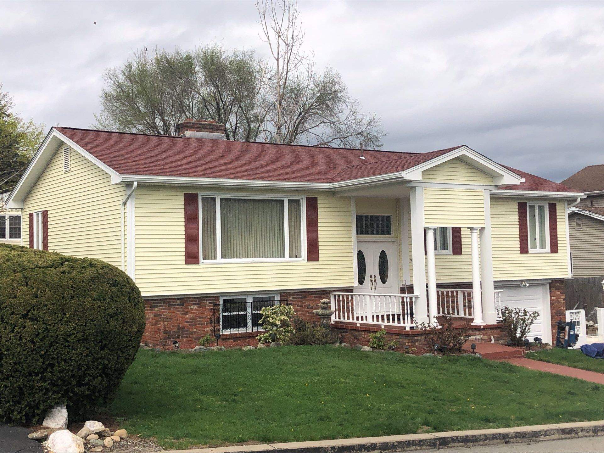 Red Oak Roofs by Pinnacle Roofing & Skylights