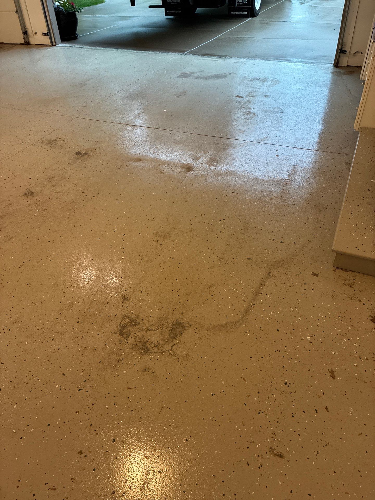 Full Residential Garage Floor Coating in Des Moines by Revival Concrete Coatings