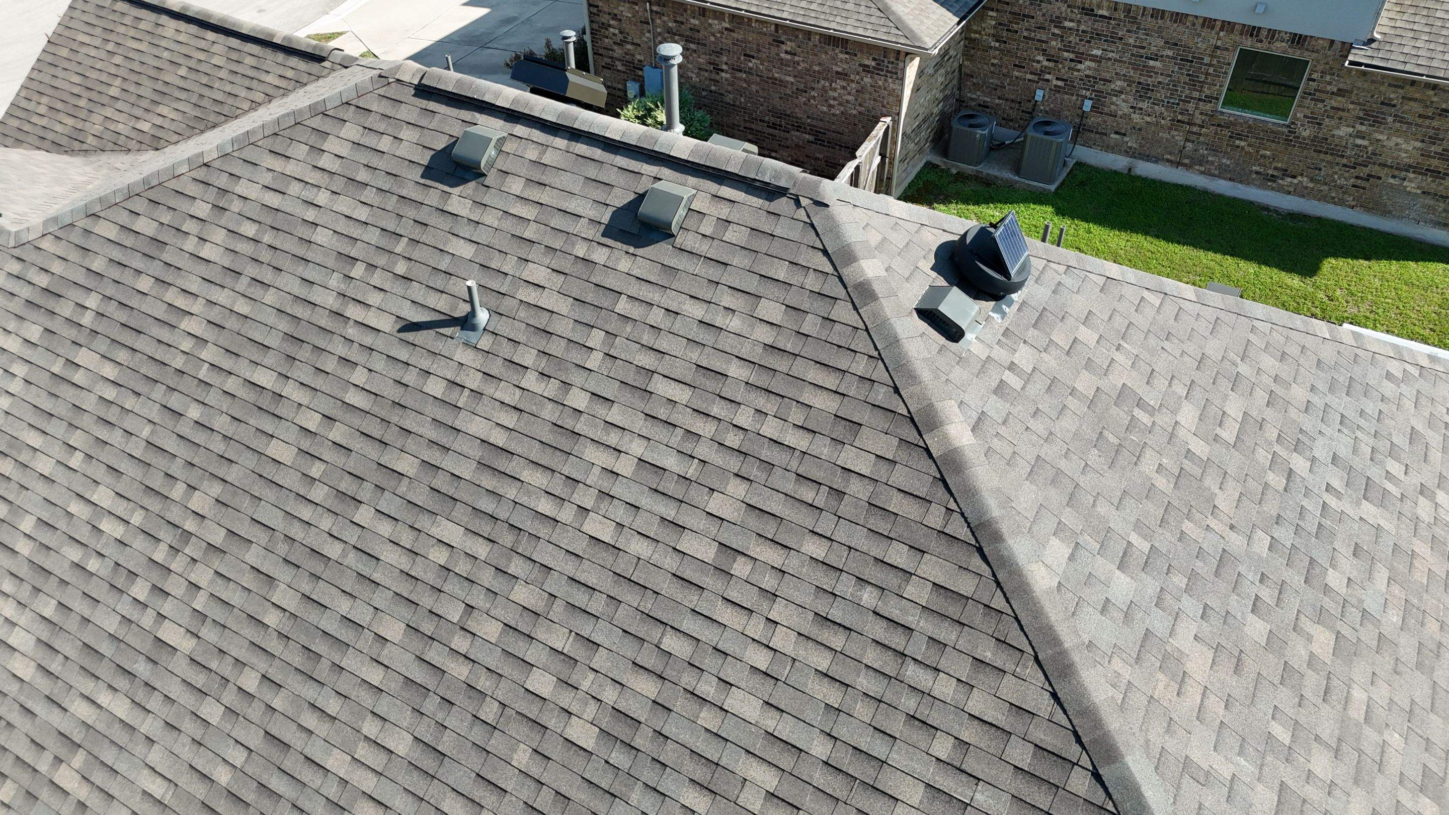 Weathered Wood - Malarkey Vista by RoofsOnly.com