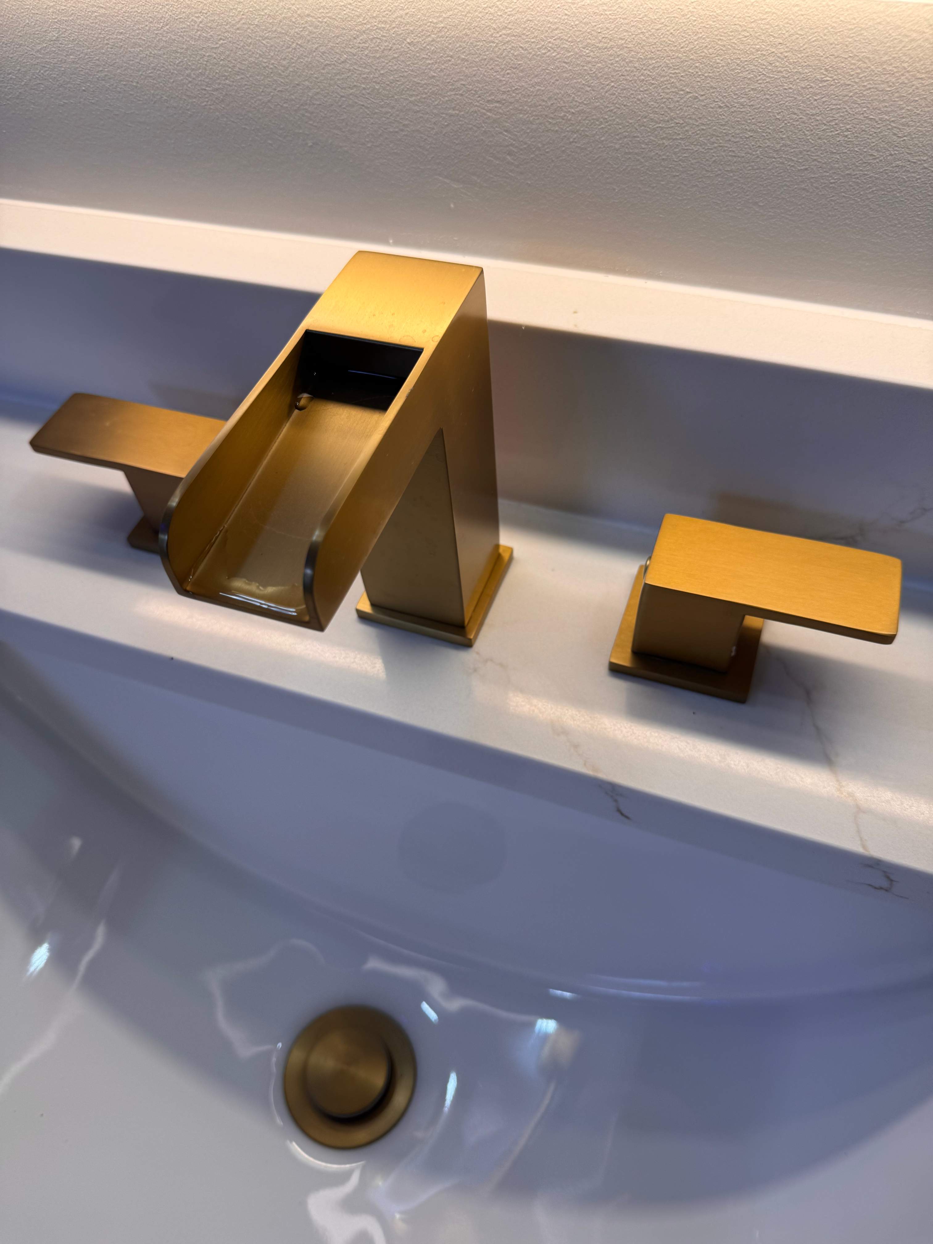 Master bathroom renovation by Prudencio