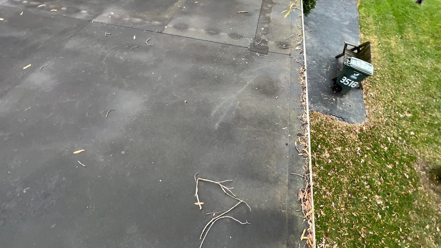 Arlington: CertainTeed Landmark Designer Shingles in Cobblestone Gray by RM Banning, Inc.