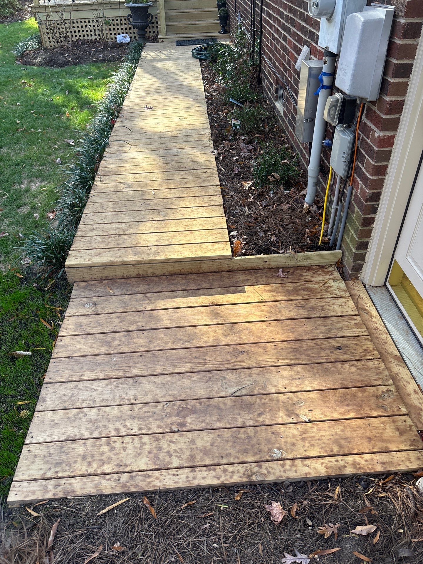 Wood Deck using Wood Sealant by DuraSeal