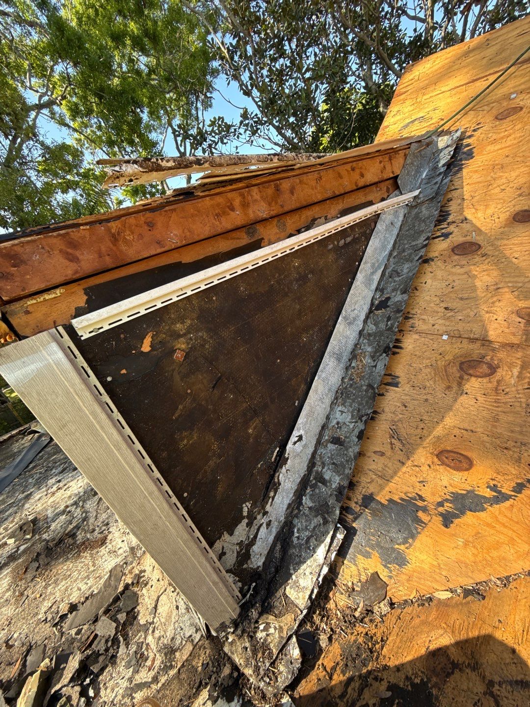 Project in Largo 33773 by Mitchell Roofing Company LLC 