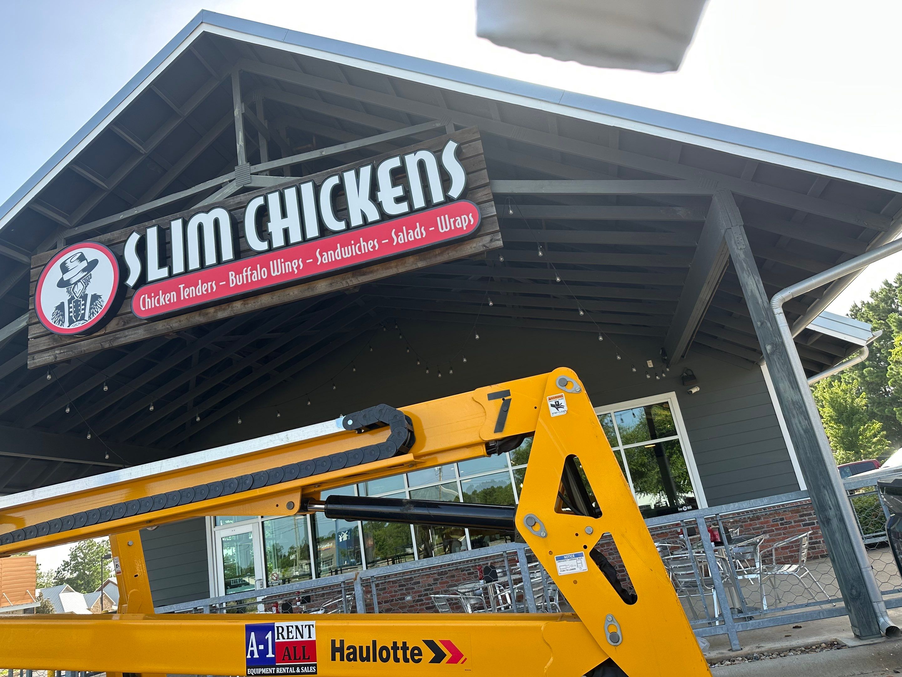 Commercial Exterior Update – Slim Chickens by Quality Coats Painting