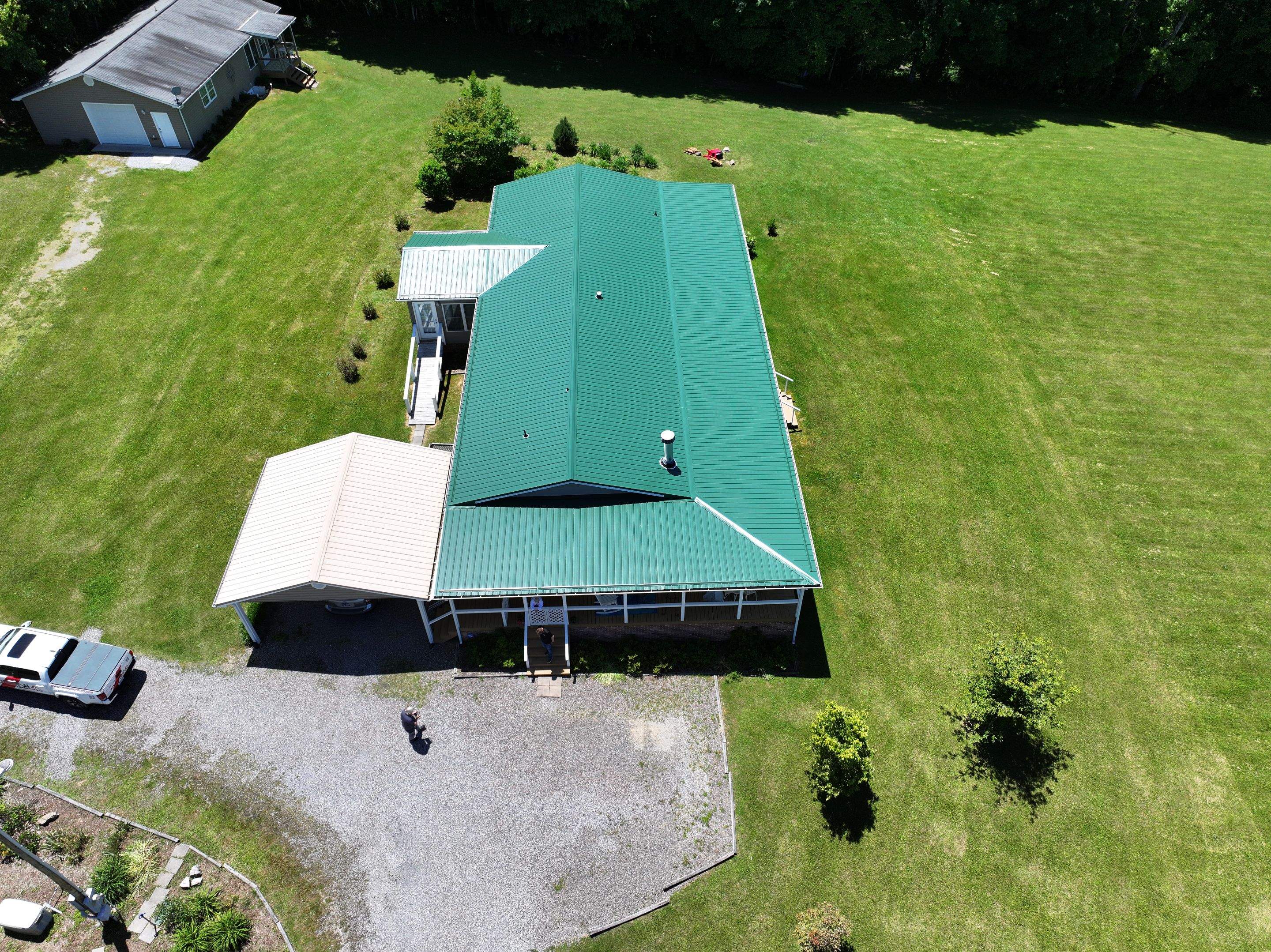 Haley Residence by Omnia Roofing