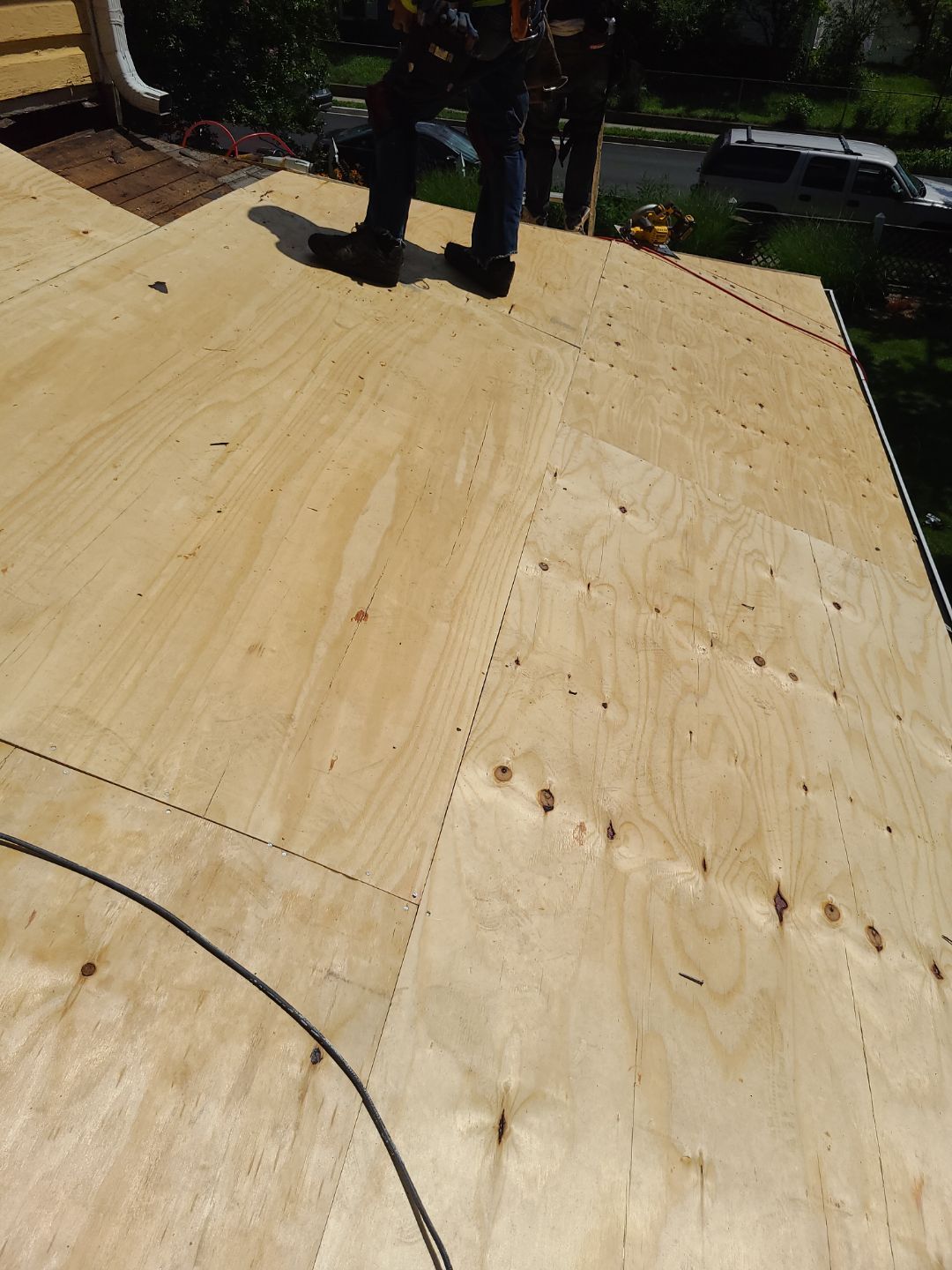 Arlington: CertainTeed Landmark Designer Shingles in Moire Black by RM Banning, Inc.