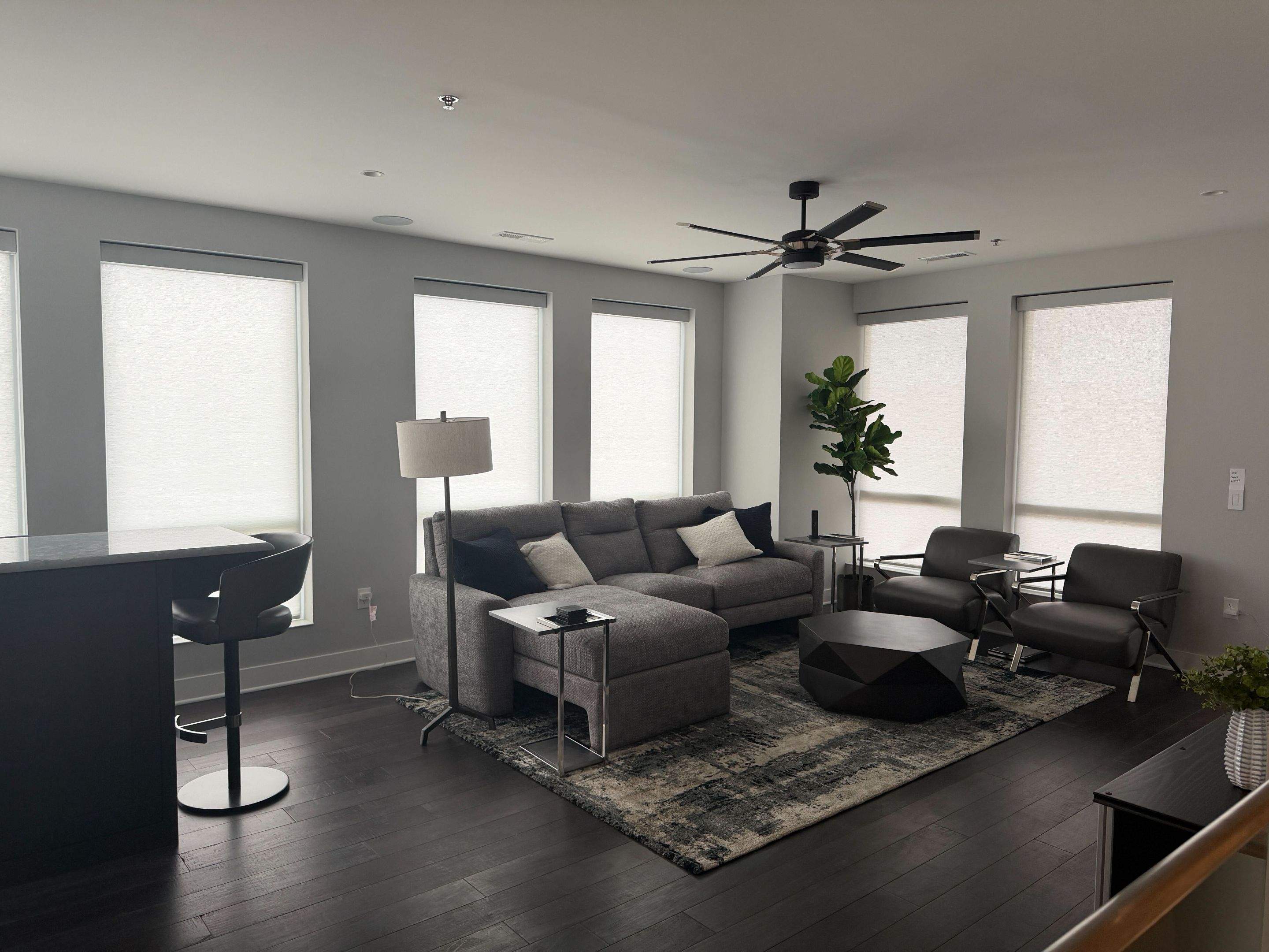 Bridge Park Penthouse: Control4 Integration of 46 Shades by Connesso