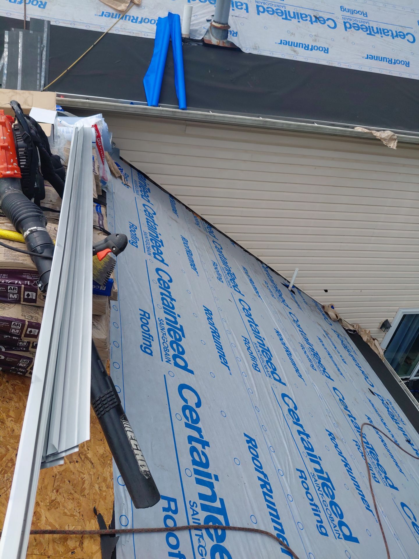 Springfield: Residential Roof Replacement with CertainTeed Landmark PRO in Max Def Georgetown Gray by RM Banning, Inc.