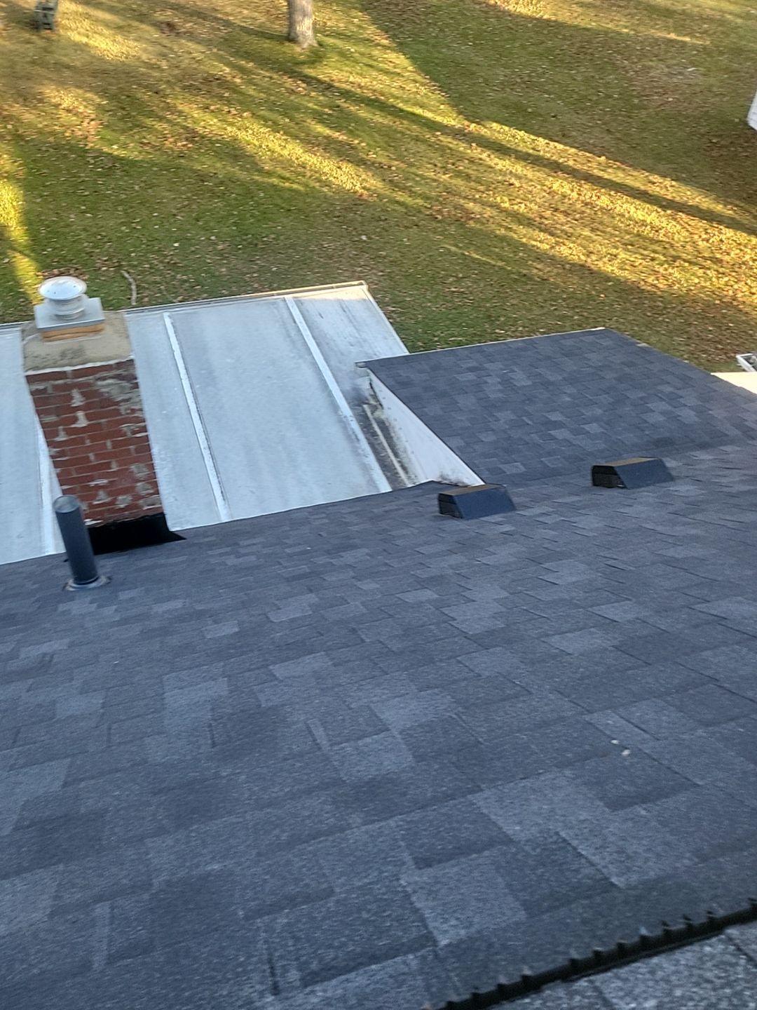 ATLAS PINNACLE COLOR: BLACK SHADOW DRIP EDGE: WHITE by Eagle Eye Roofing