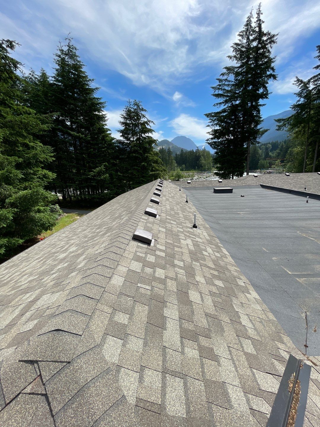 Residential ReRoofing Installation using OC Oakridge shingles by Top Notch Roofing Inc