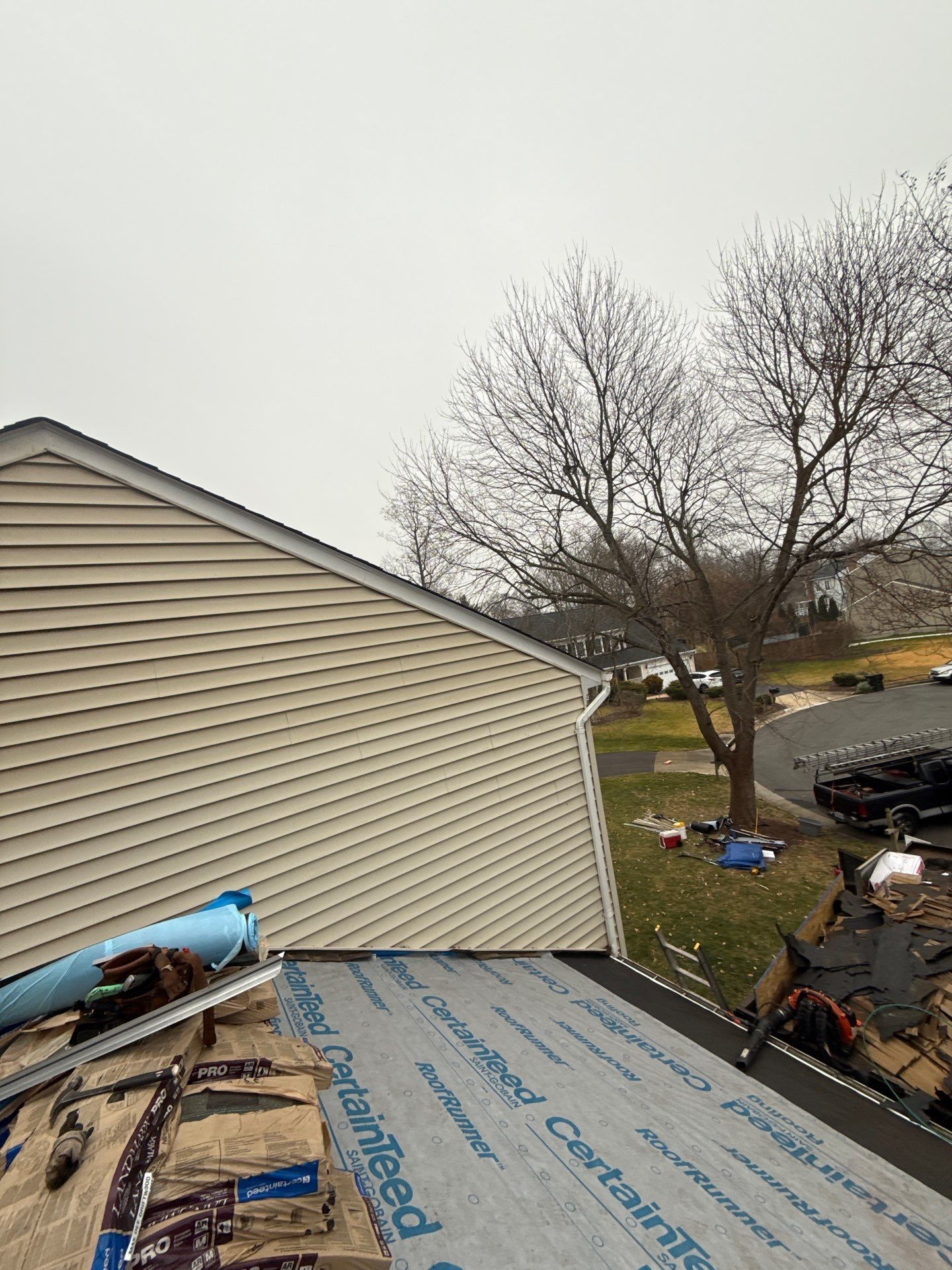 Fairfax Station :Residential Roof Replacement with CertainTeed Landmark Pro in Max Def Drift Wood by RM Banning, Inc.