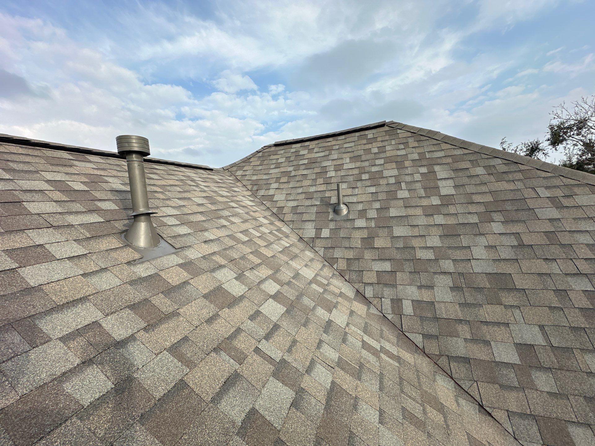 Owens Corning Duration Driftwood by Motion Roofing