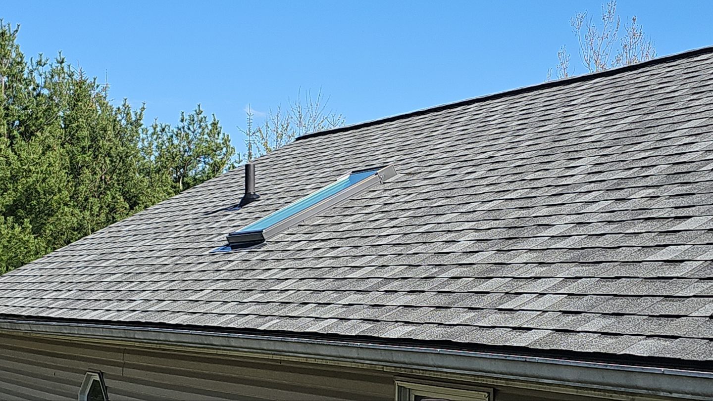 Atlas Pinnacle, Color, Coastal Granite, Drip Edge, Birch White by Eagle Eye Roofing