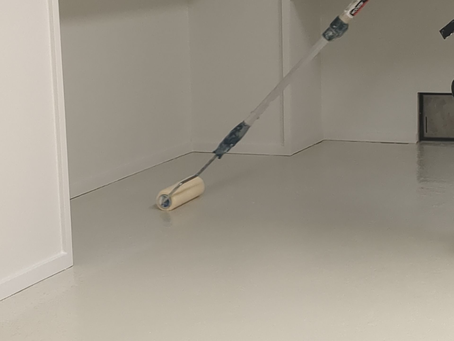 Luxury Home Concrete Floor - Epoxy & Flakes Finish - Stone Harbor, NJ by FreshCoat Works LLC