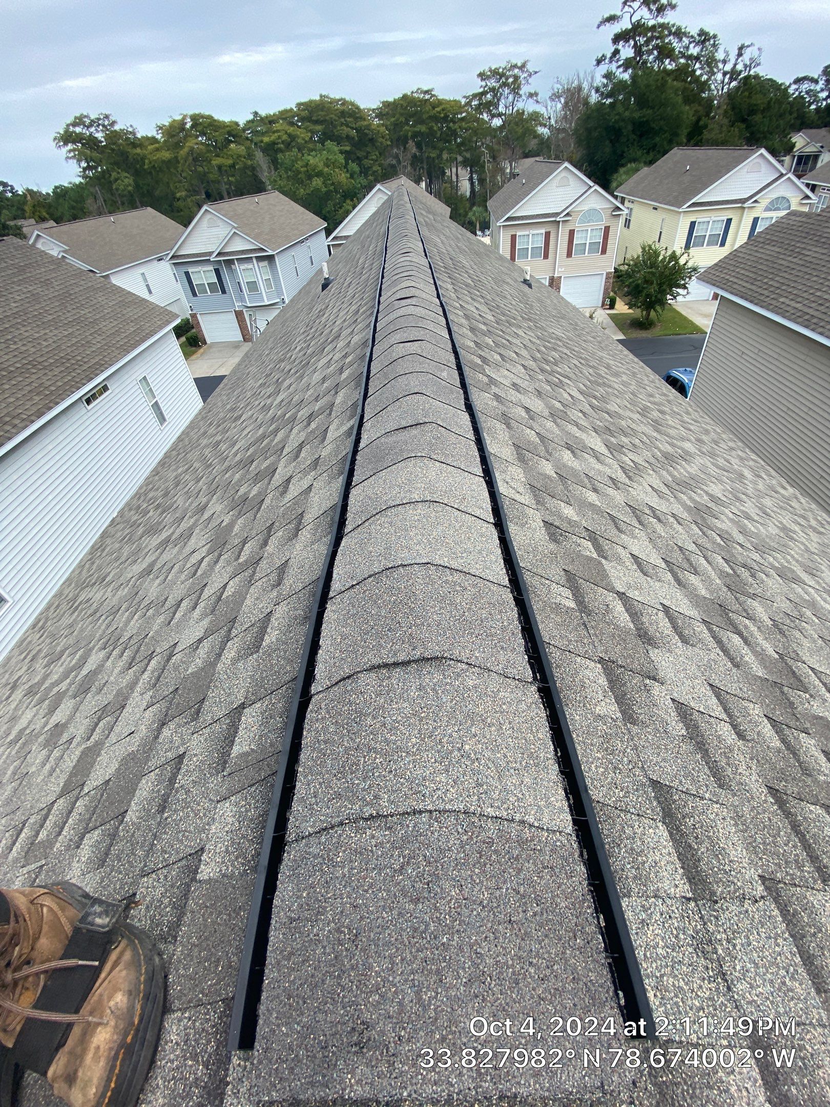 GAF HDZ - Weathered Wood by Linta Roofing Inc