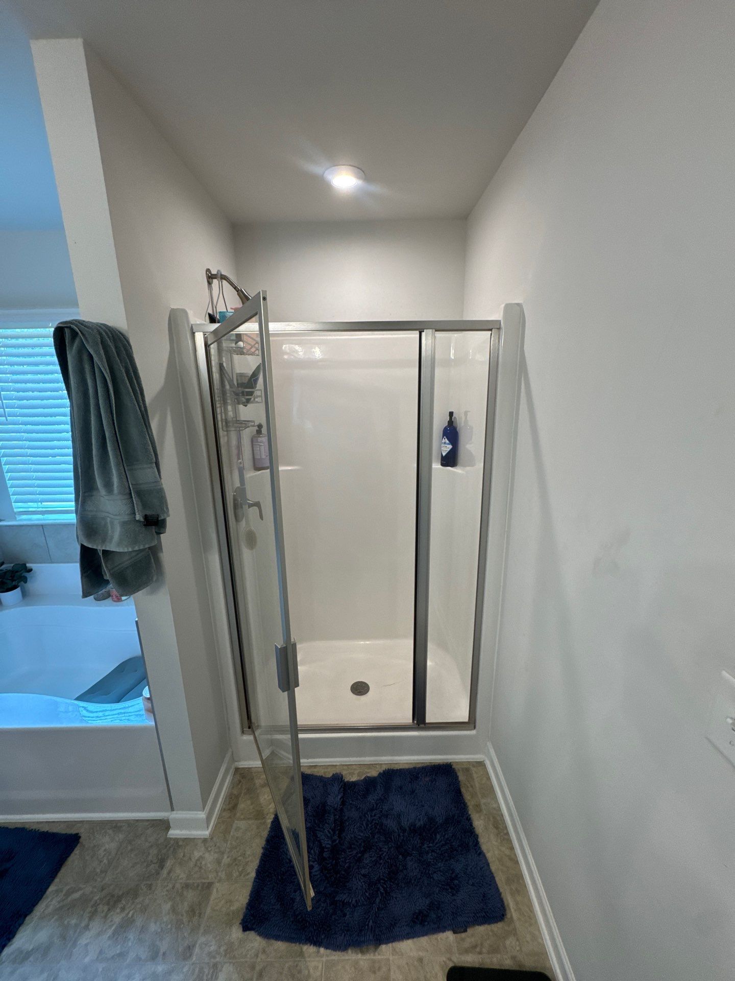 Master bathroom renovation by Prudencio