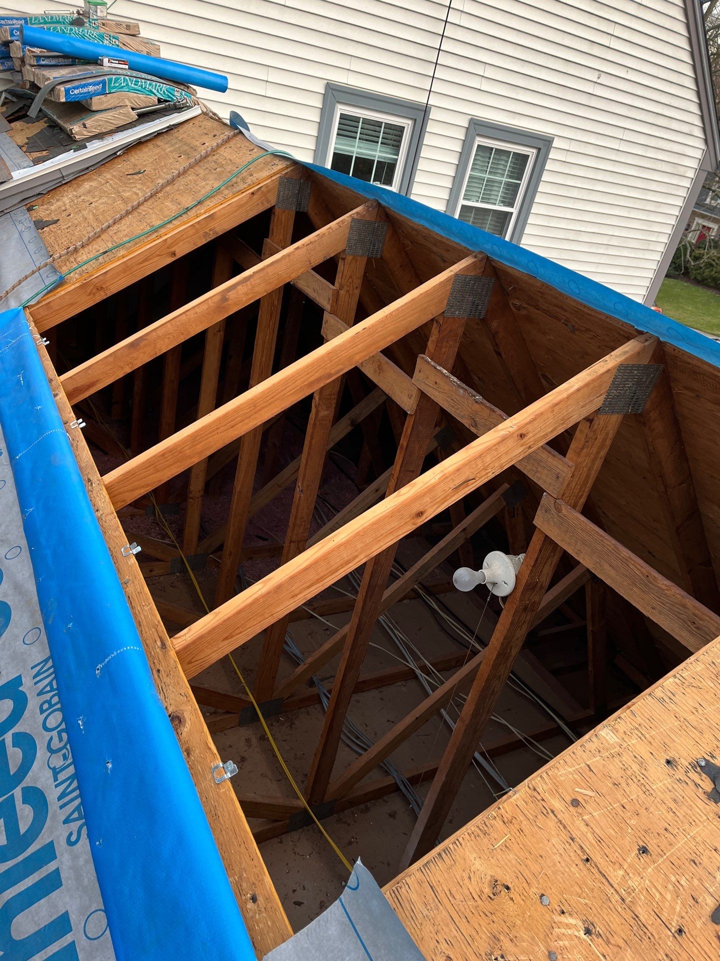 Springfield CertainTeed Landmark in Resawn Shake by RM Banning, Inc.